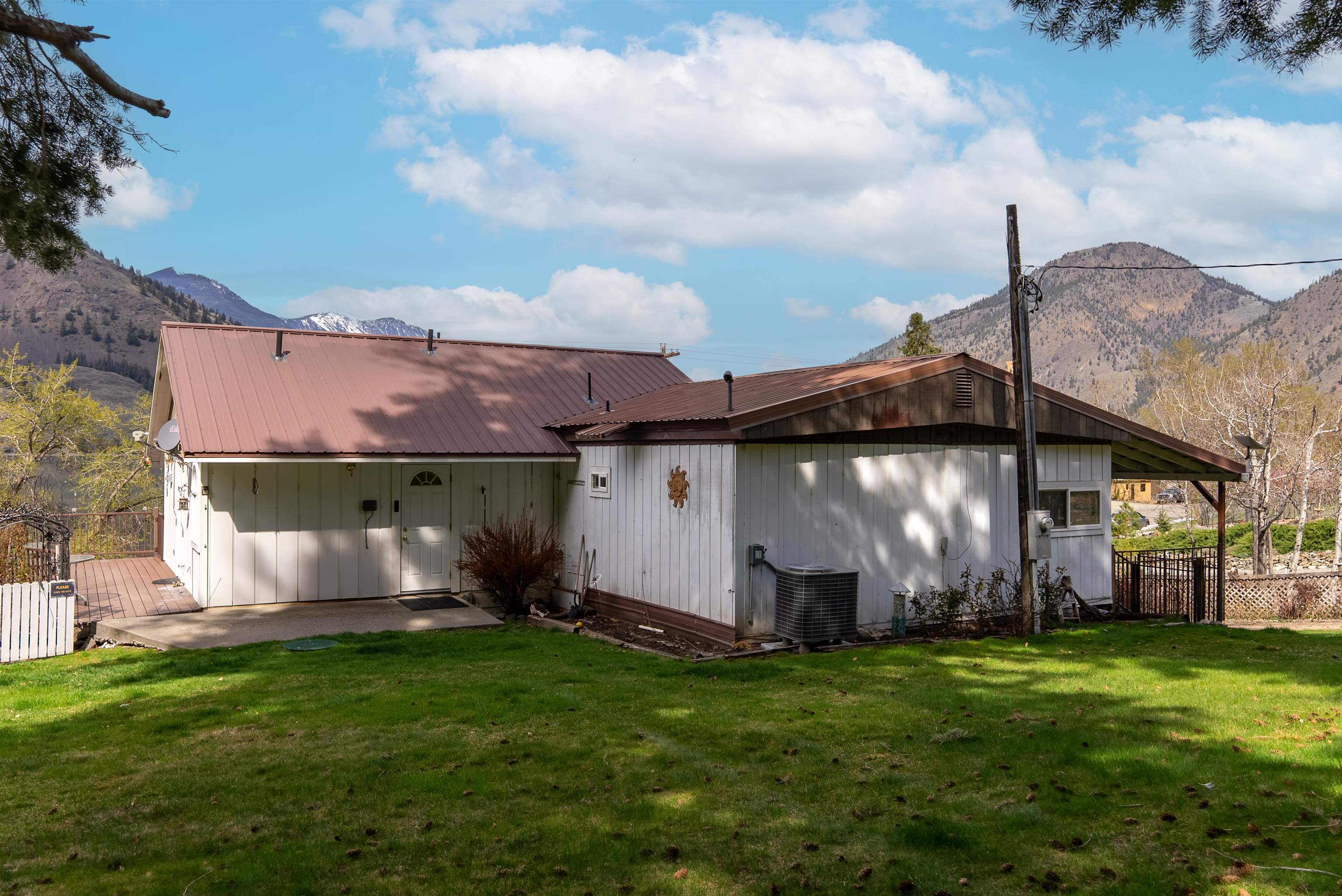 1622 Loomis Oriville Rd