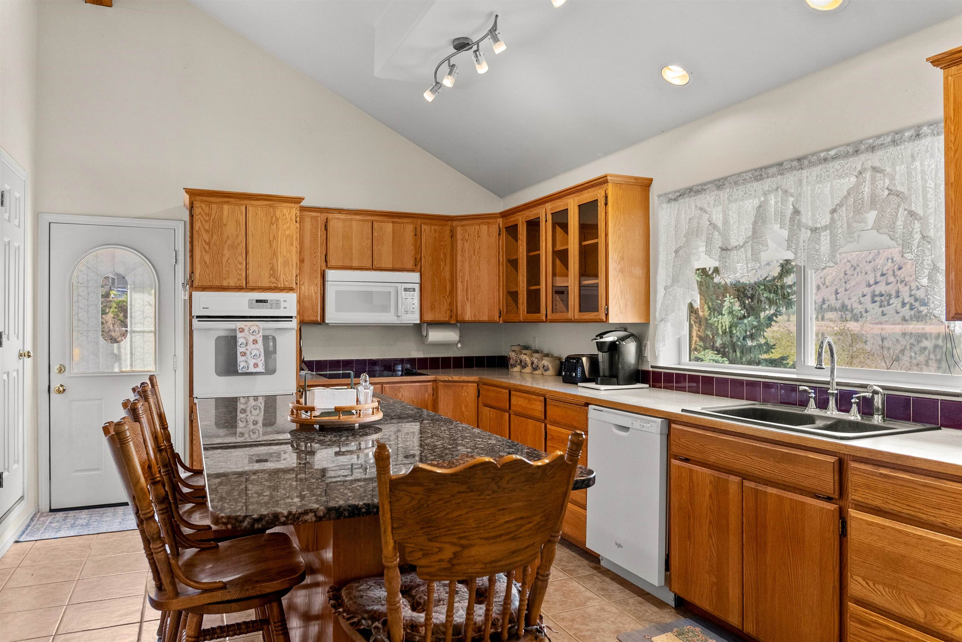 1622 Loomis Oriville Rd