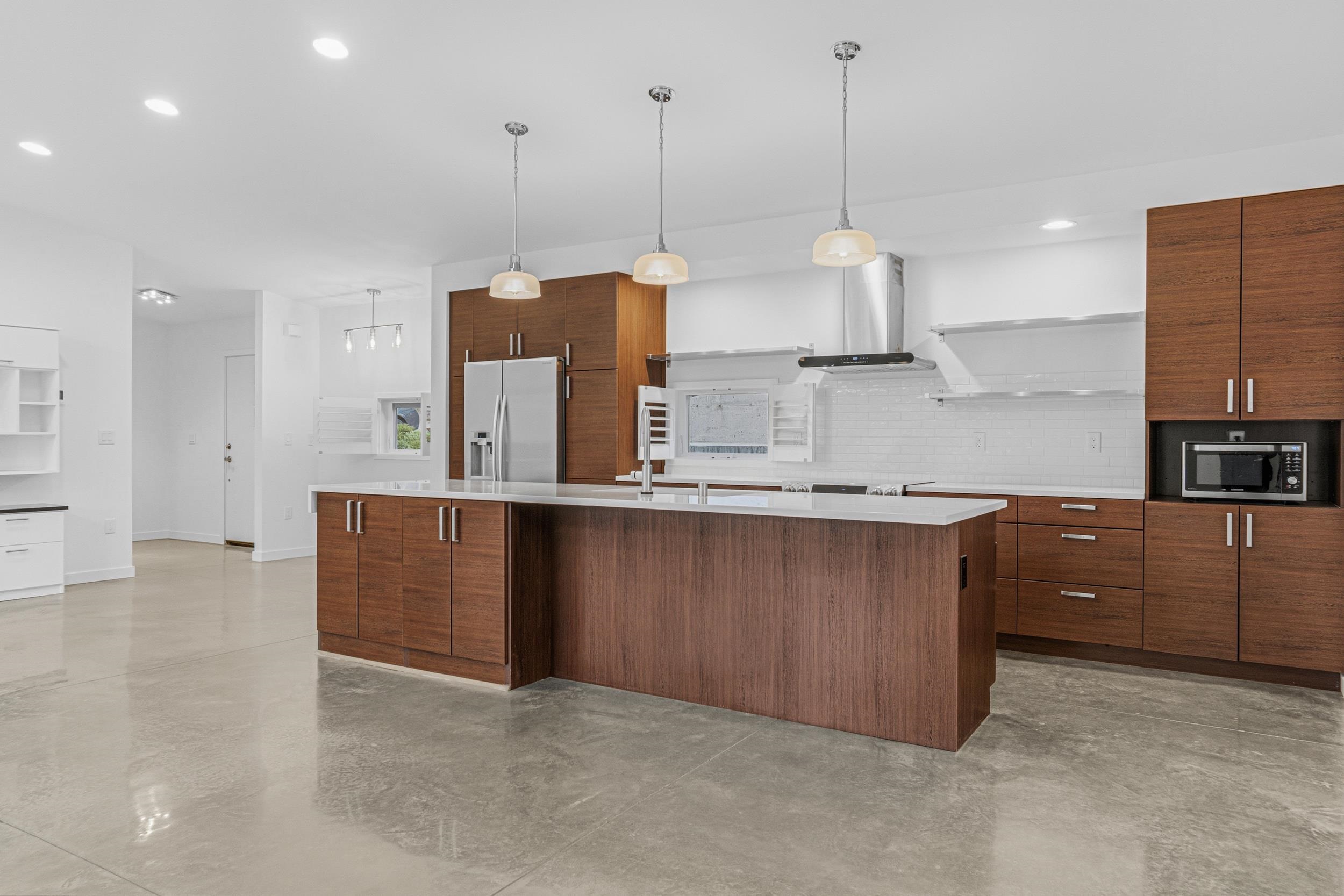 4205 Plum Pt E