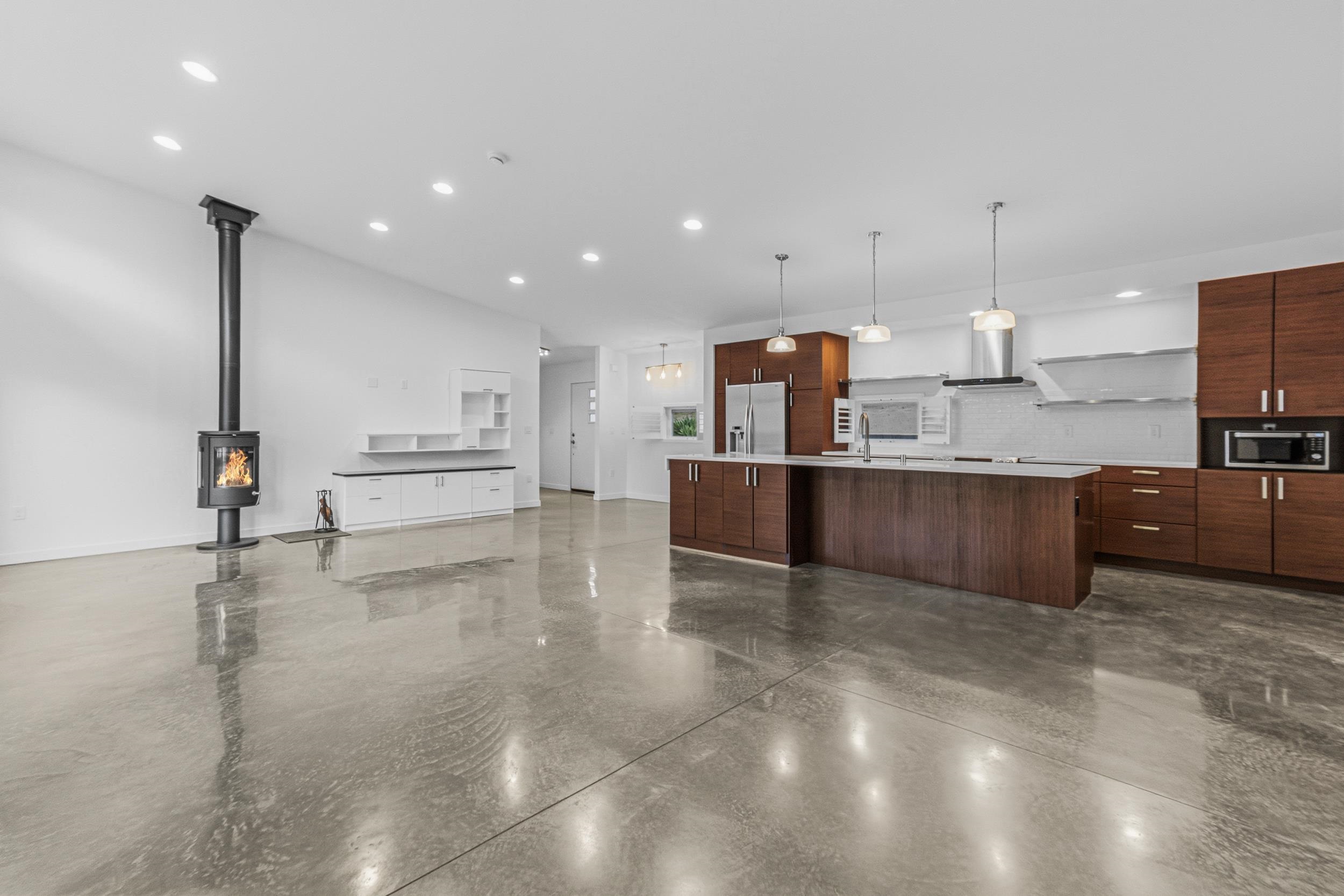 4205 Plum Pt E