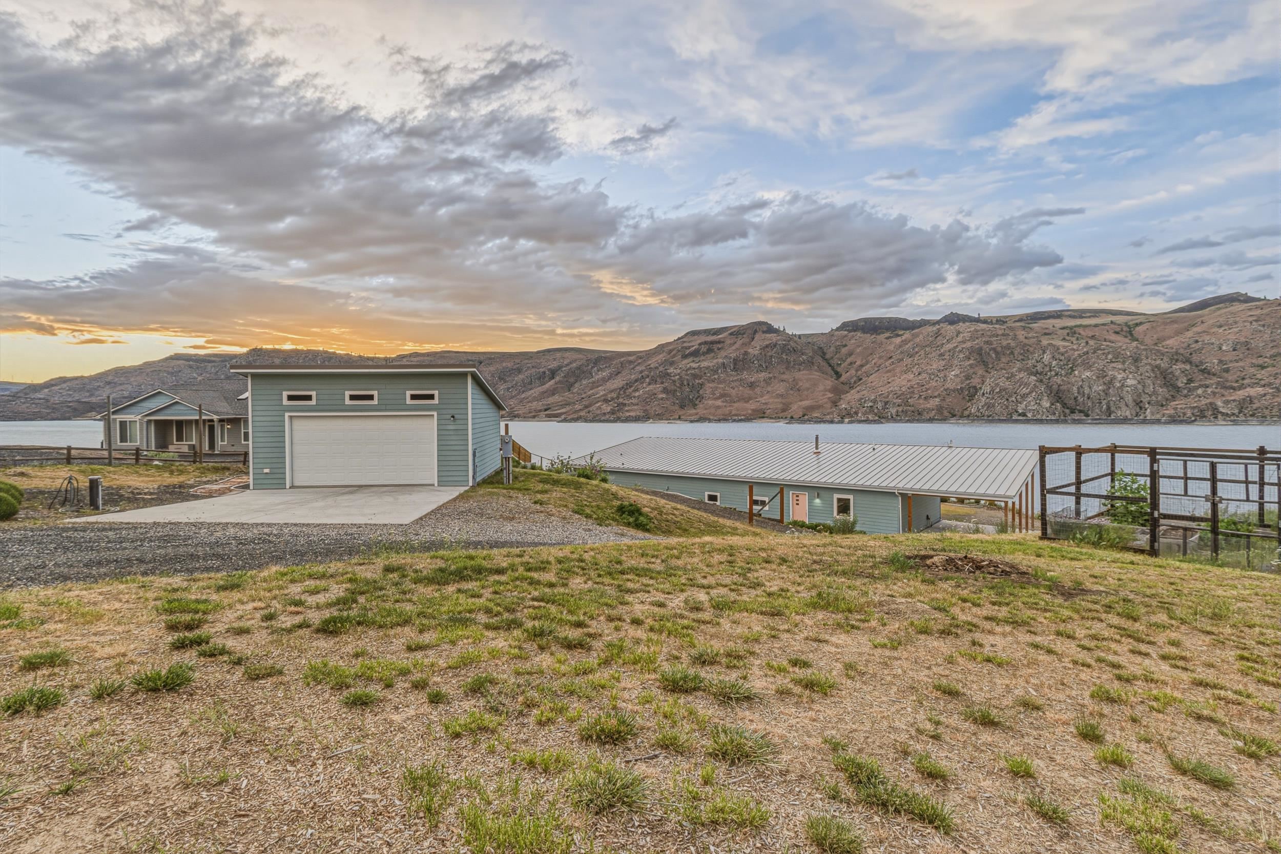 4205 Plum Pt E
