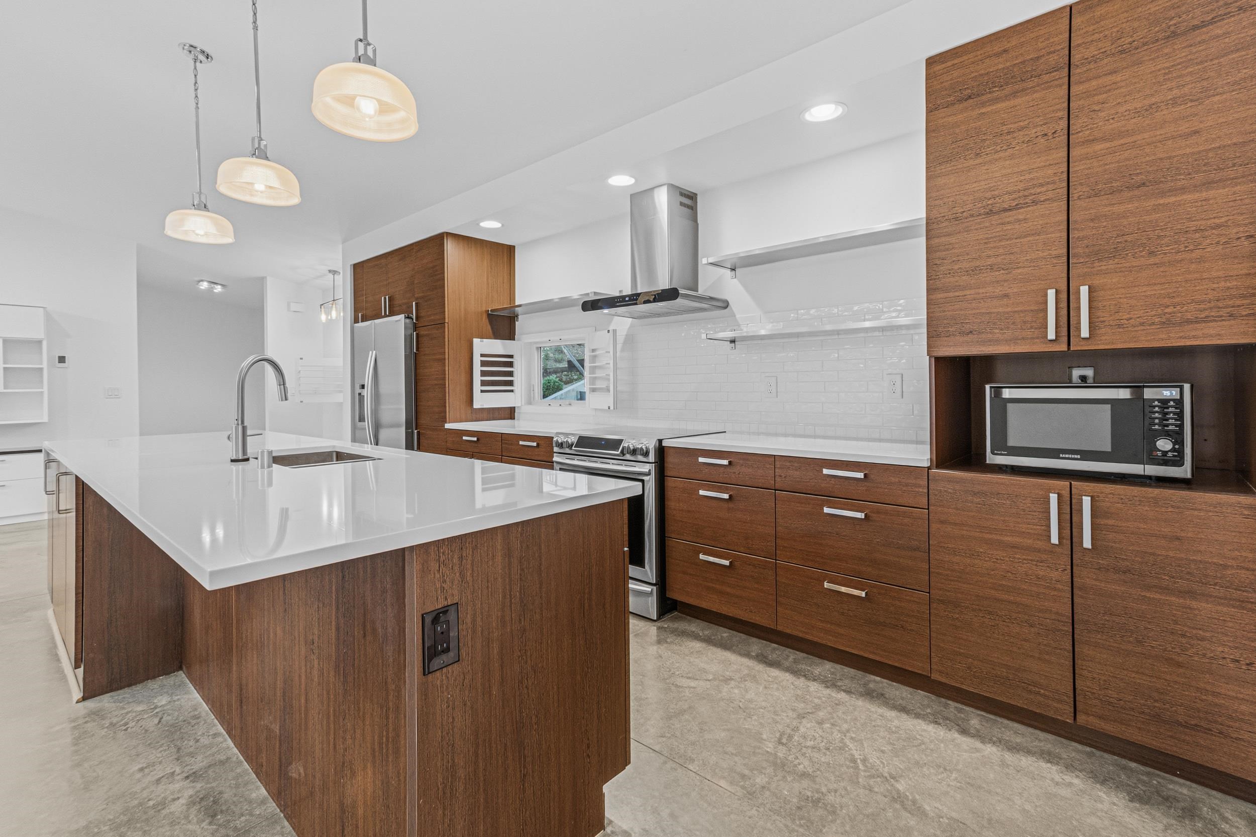 4205 Plum Pt E