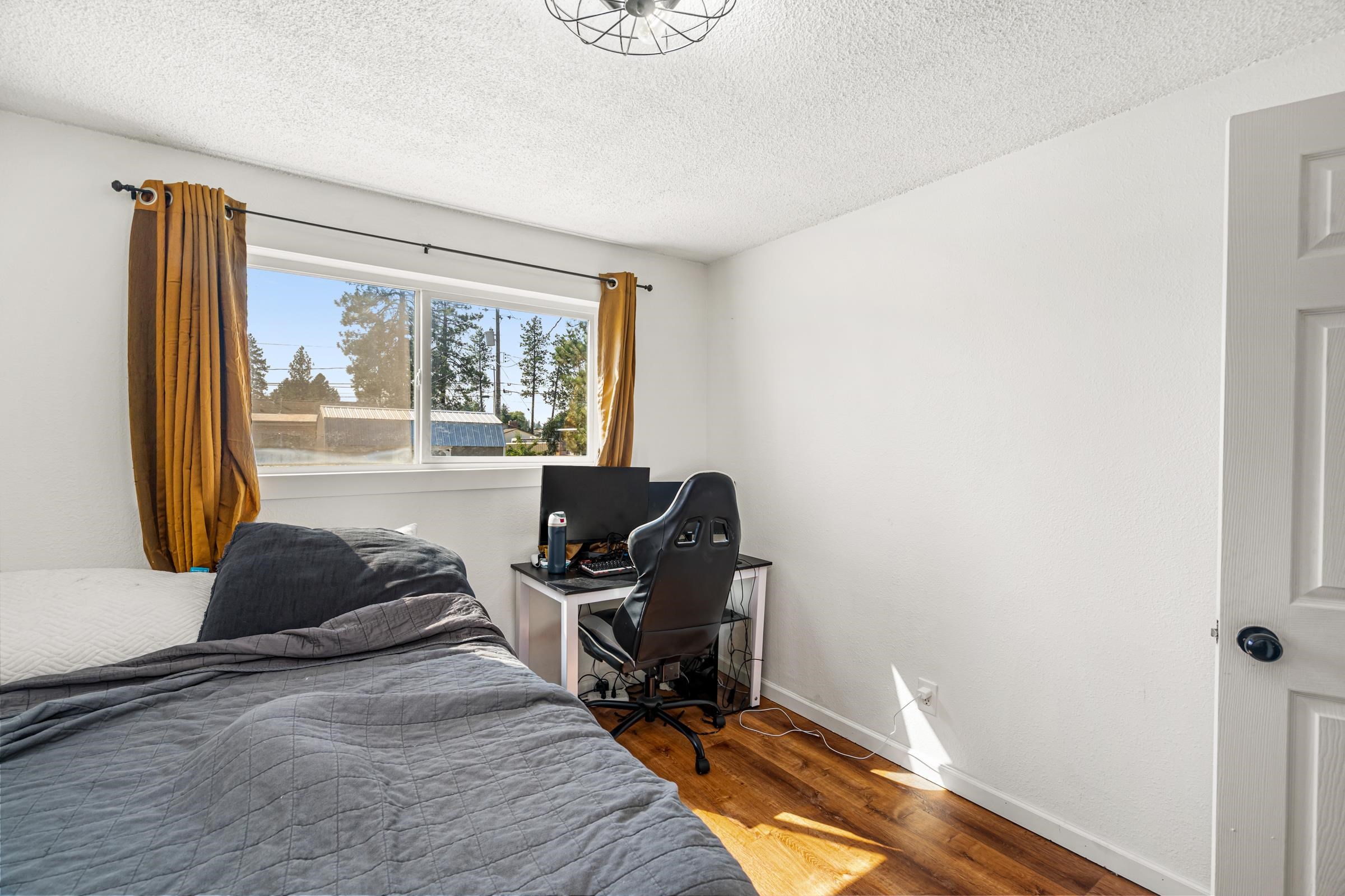 401/403 N. GRANT Ave