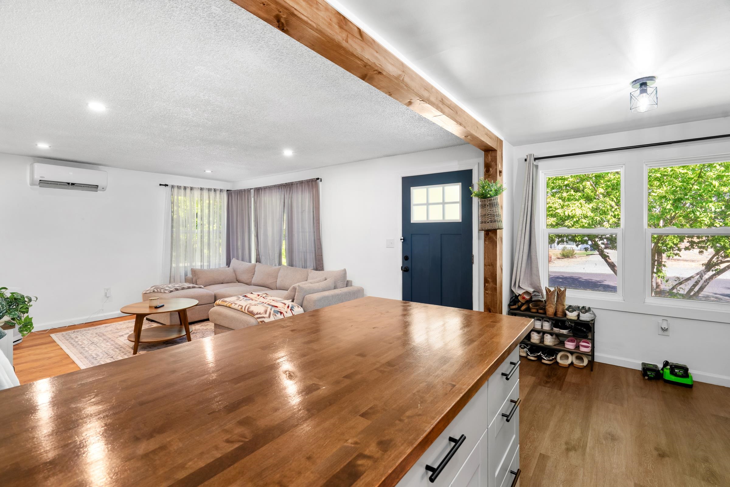 401/403 N. GRANT Ave