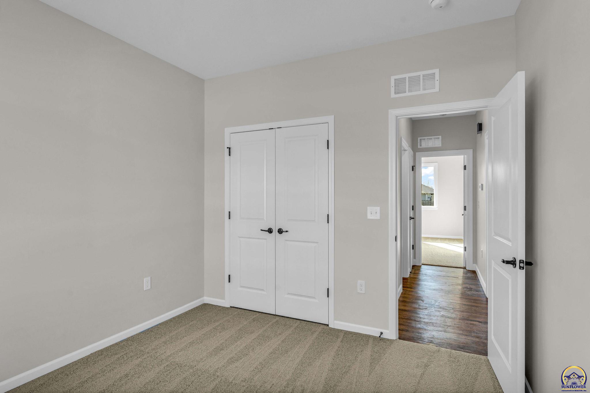 2639 SW Sherwood Park DR