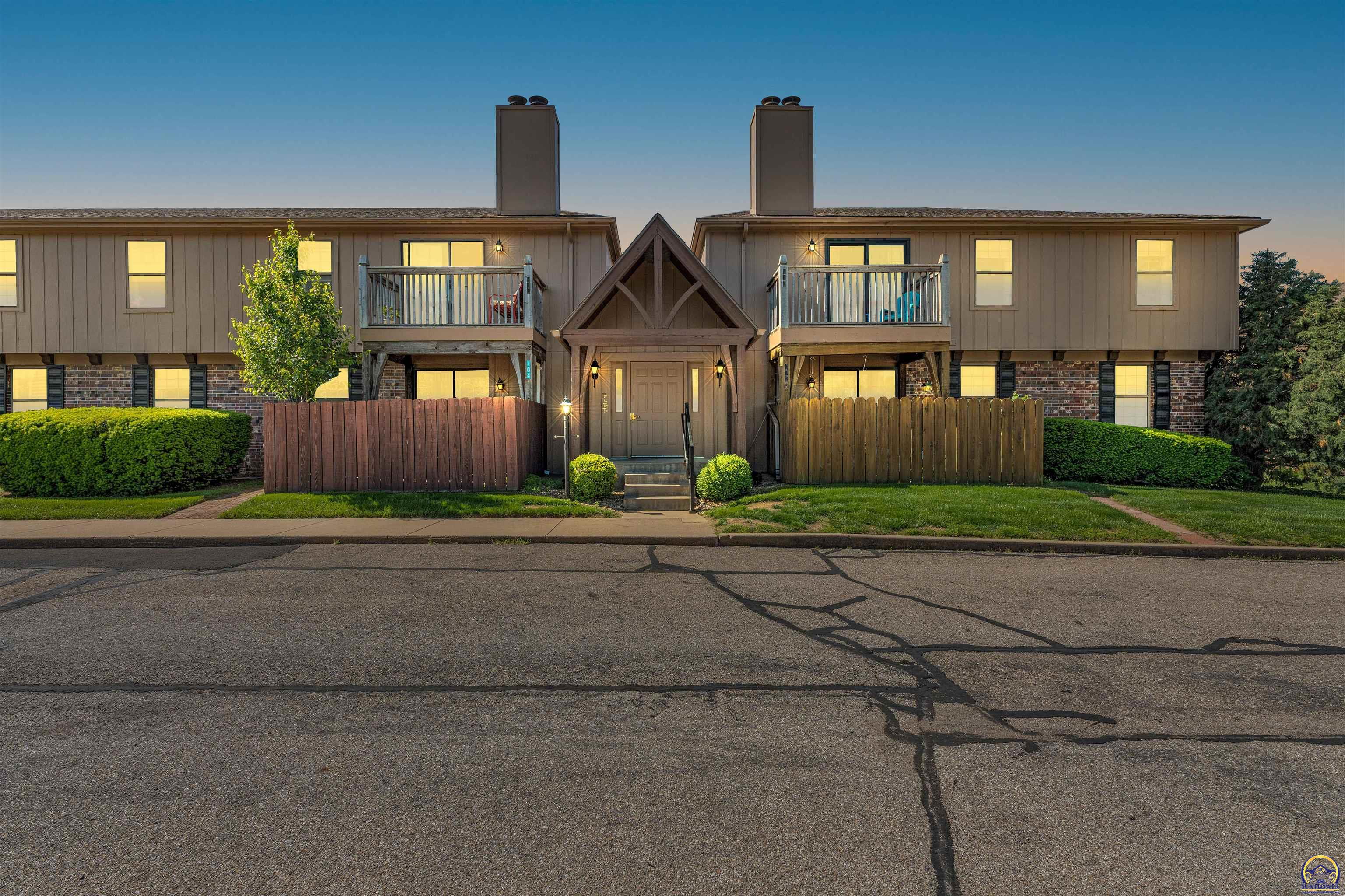 5641 SW Foxcroft South CIR Unit: Unit 202