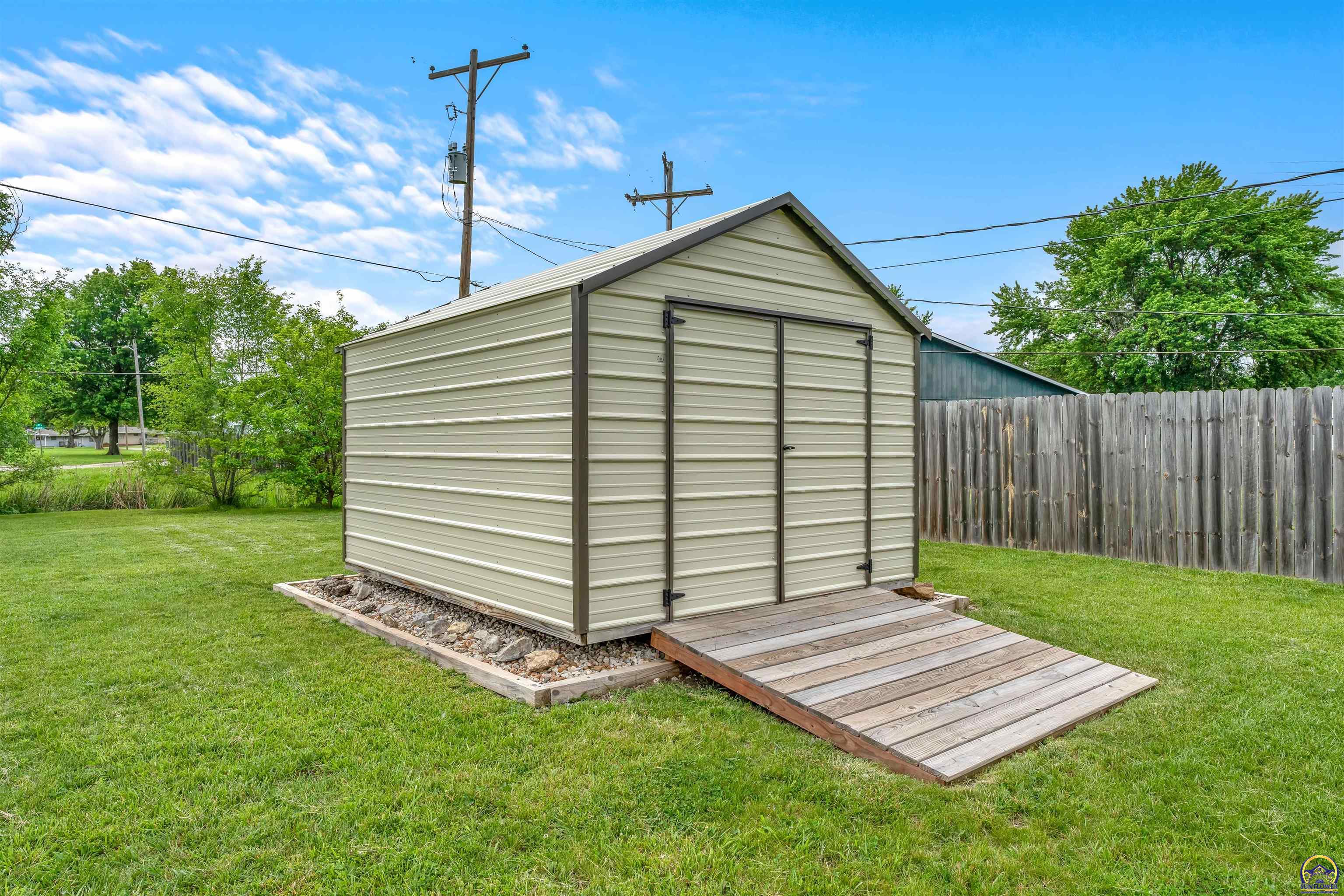 7015 SW Wheatfield LN