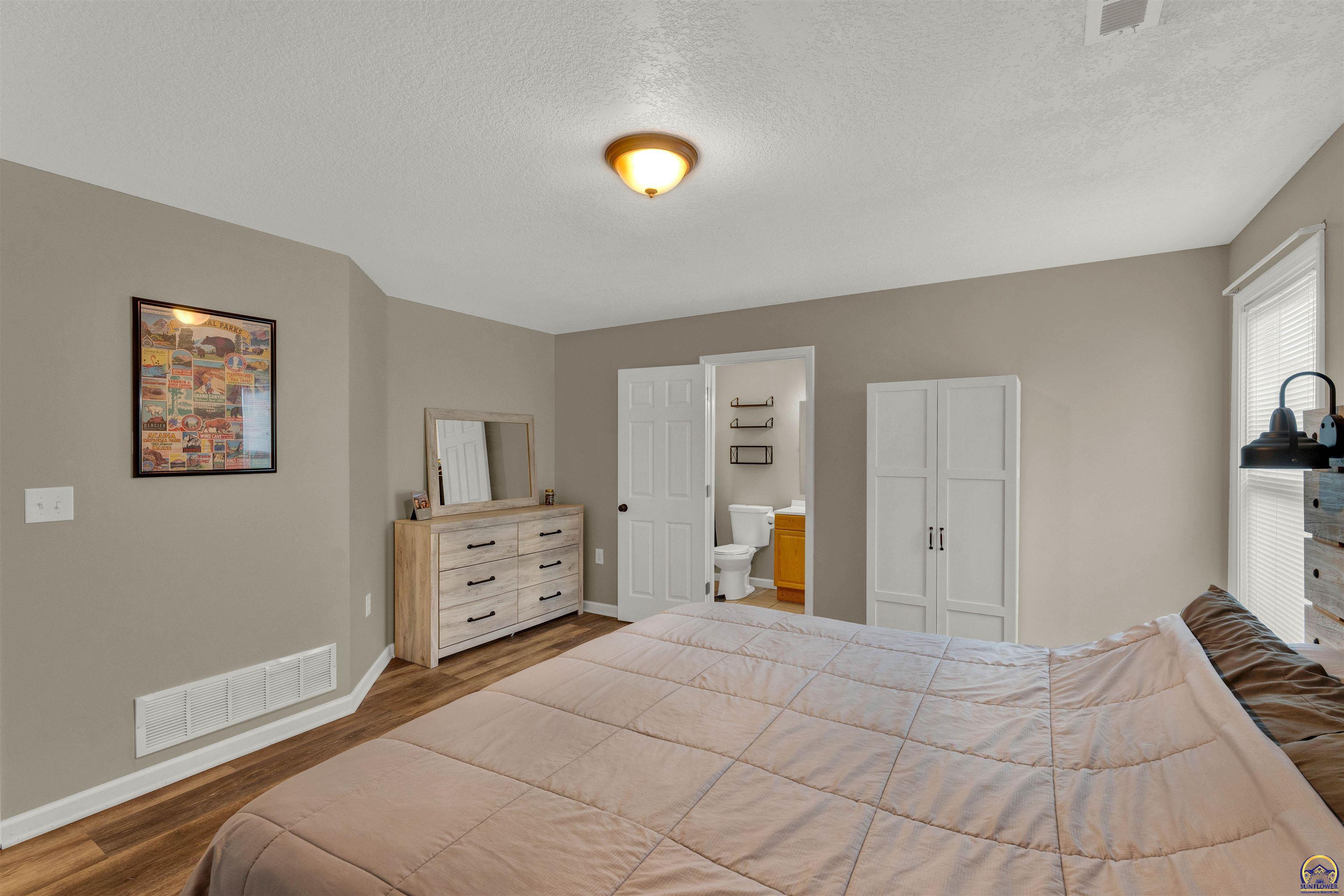 7015 SW Wheatfield LN