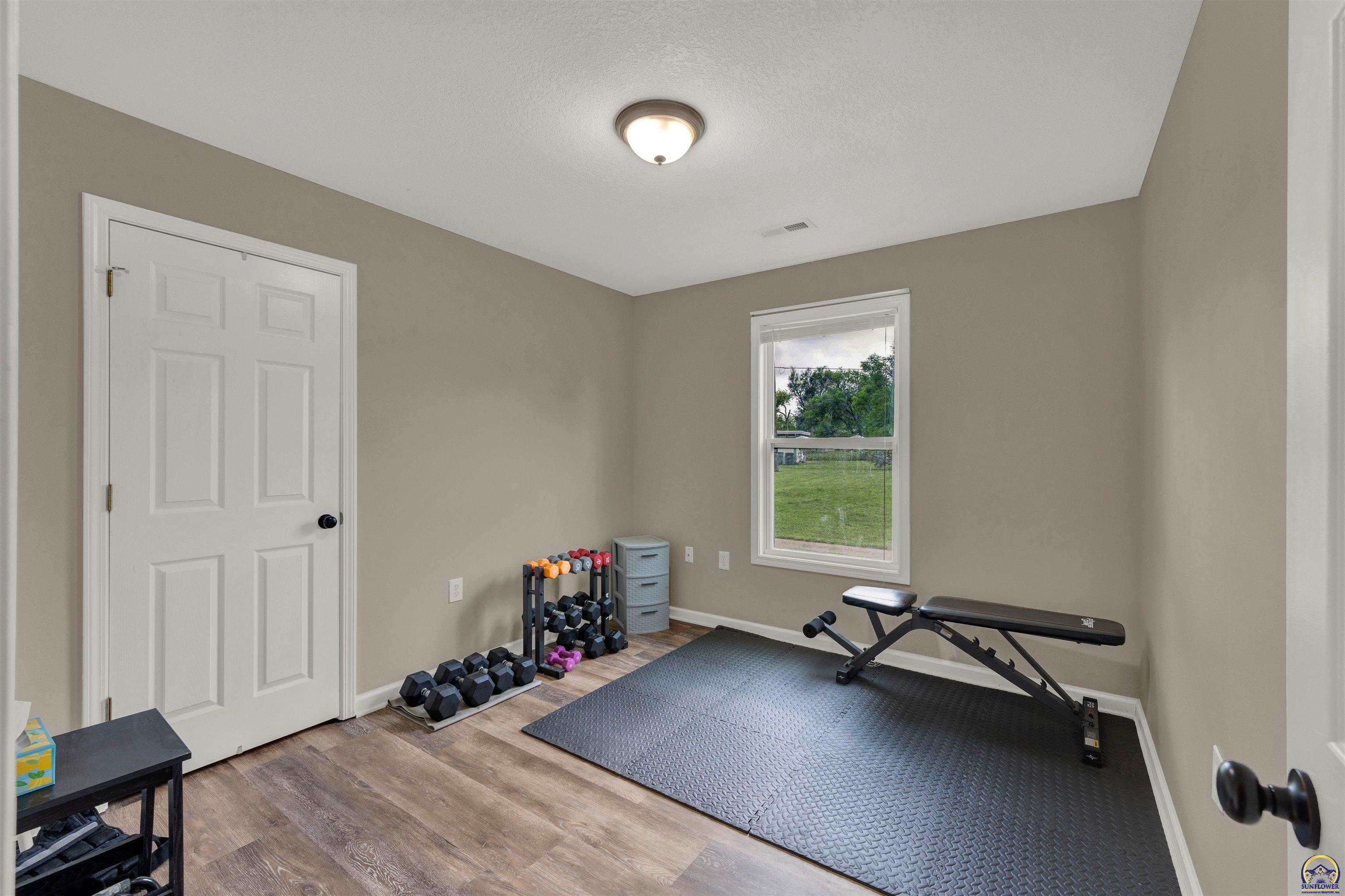 7015 SW Wheatfield LN