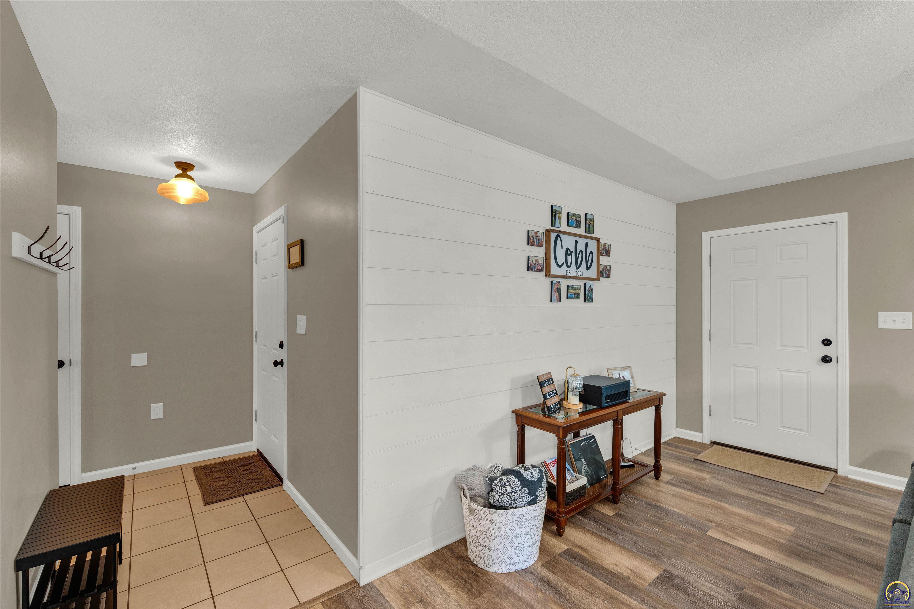 7015 SW Wheatfield LN