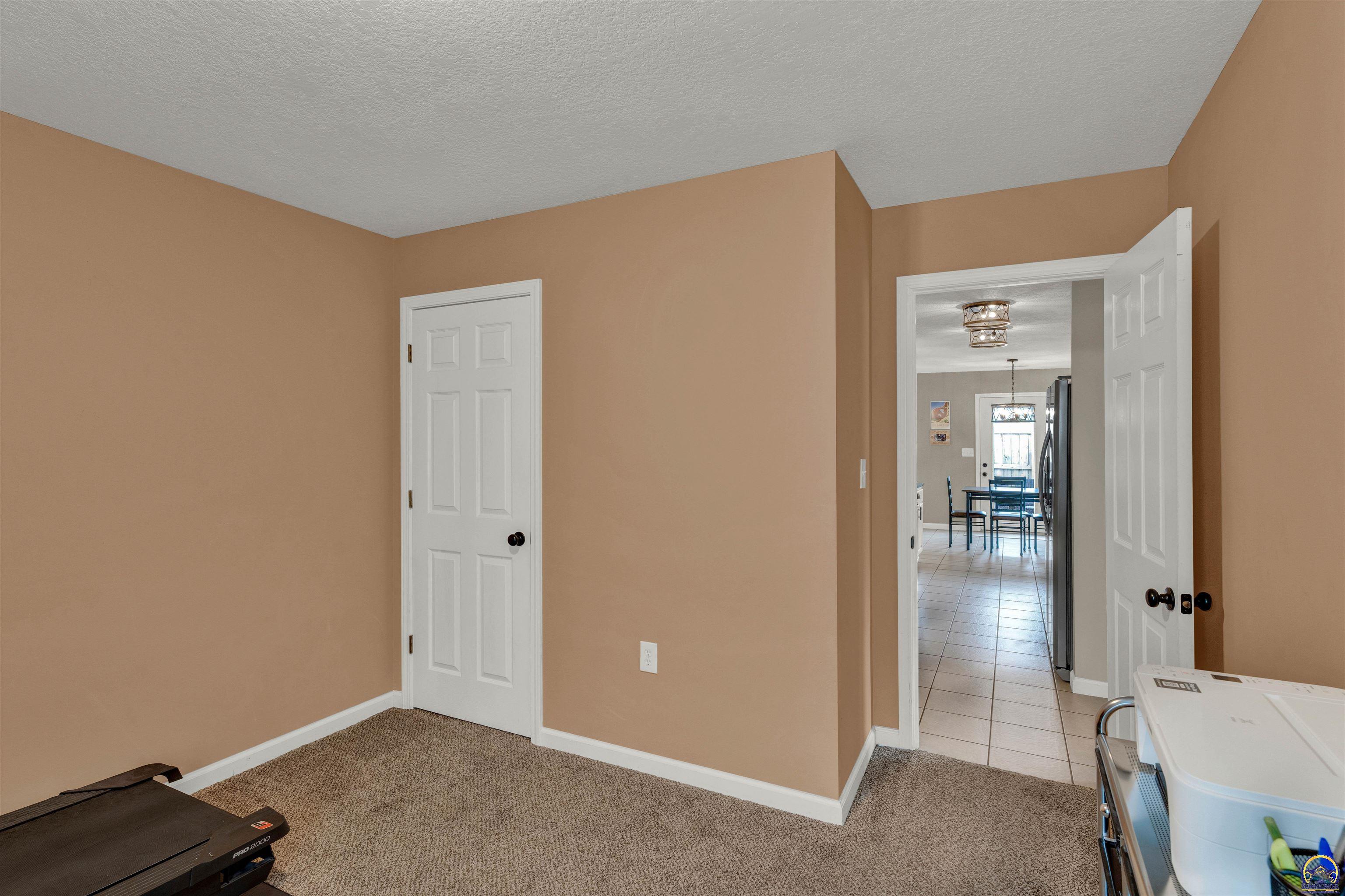 7015 SW Wheatfield LN