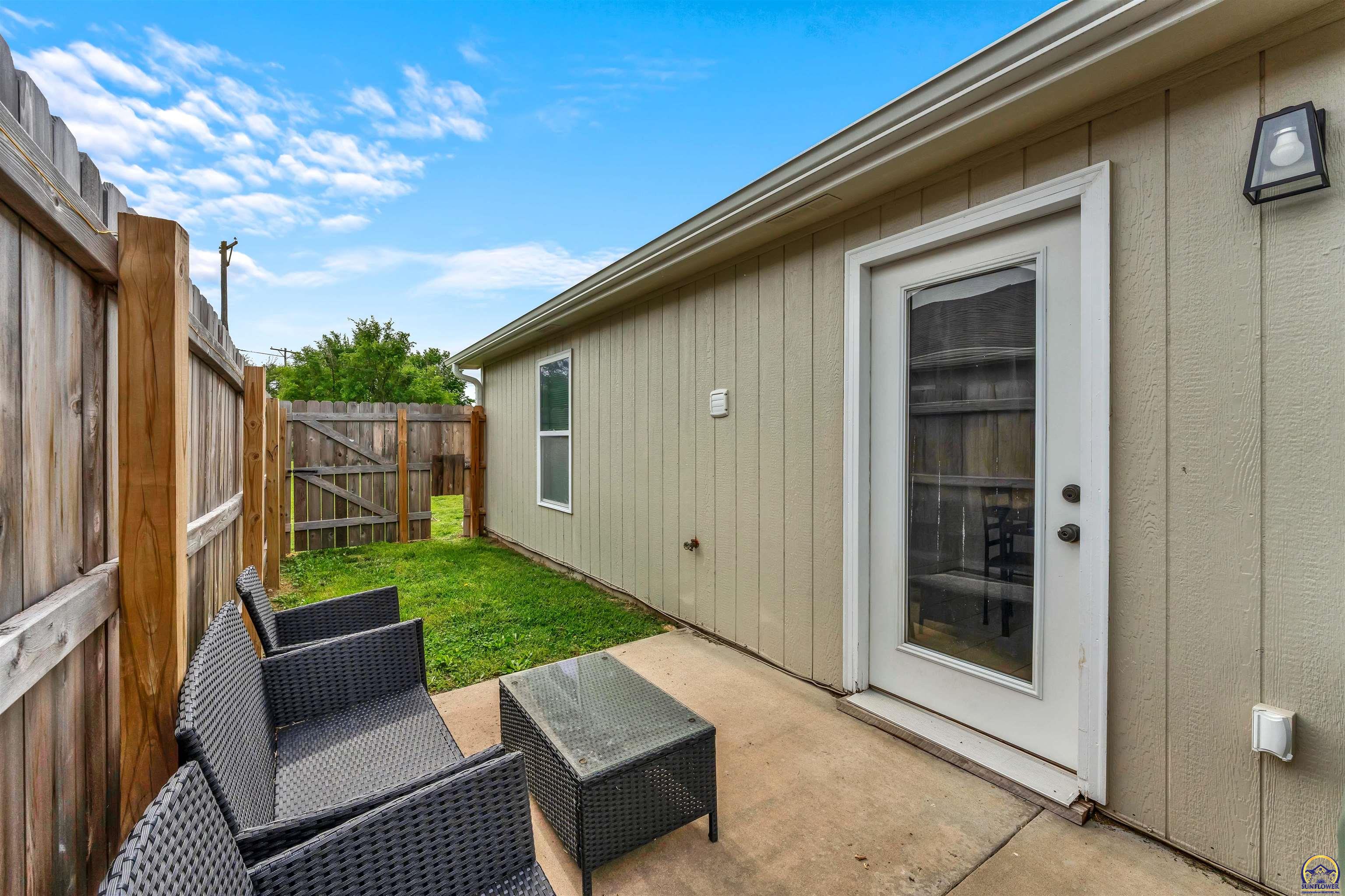 7015 SW Wheatfield LN