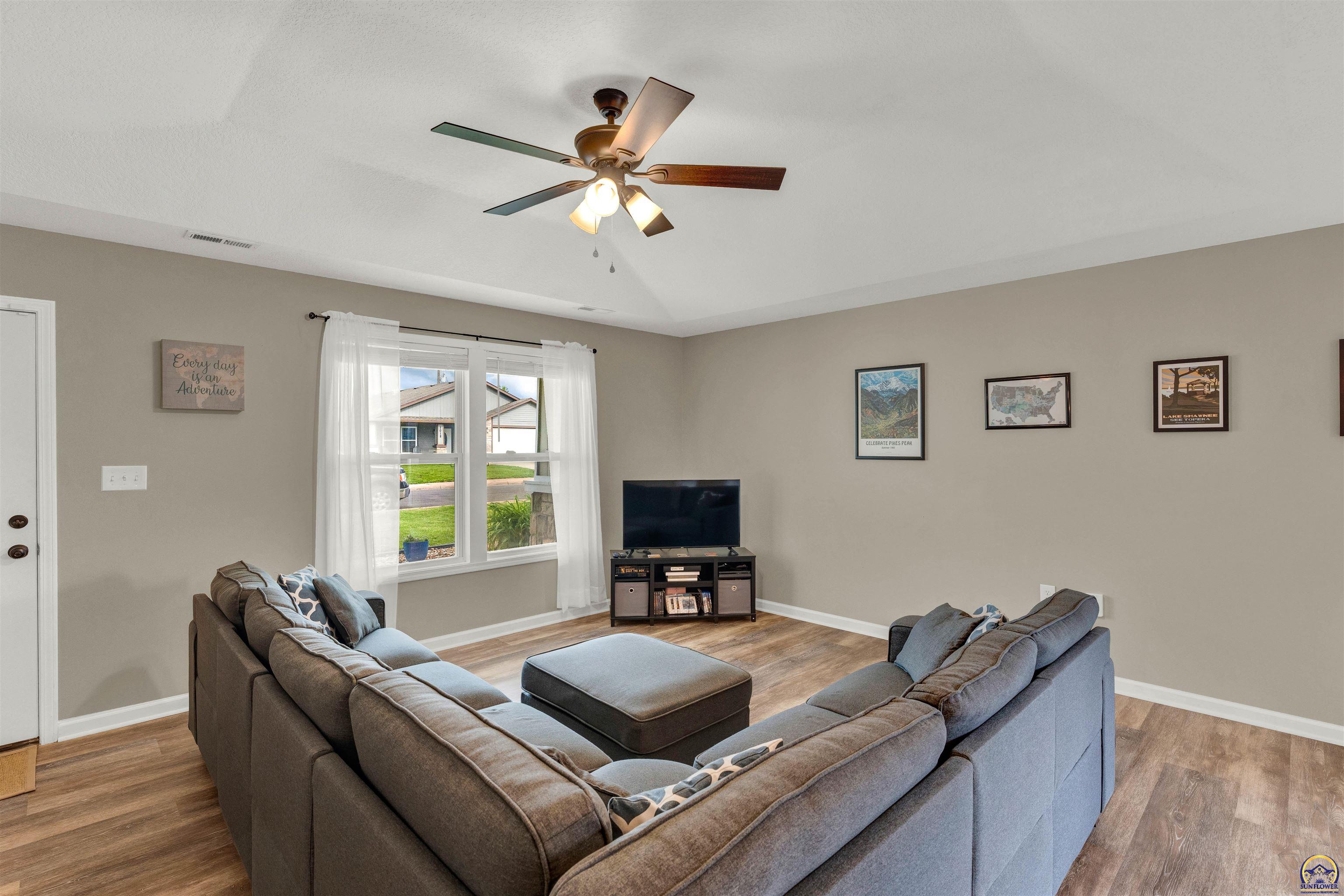 7015 SW Wheatfield LN