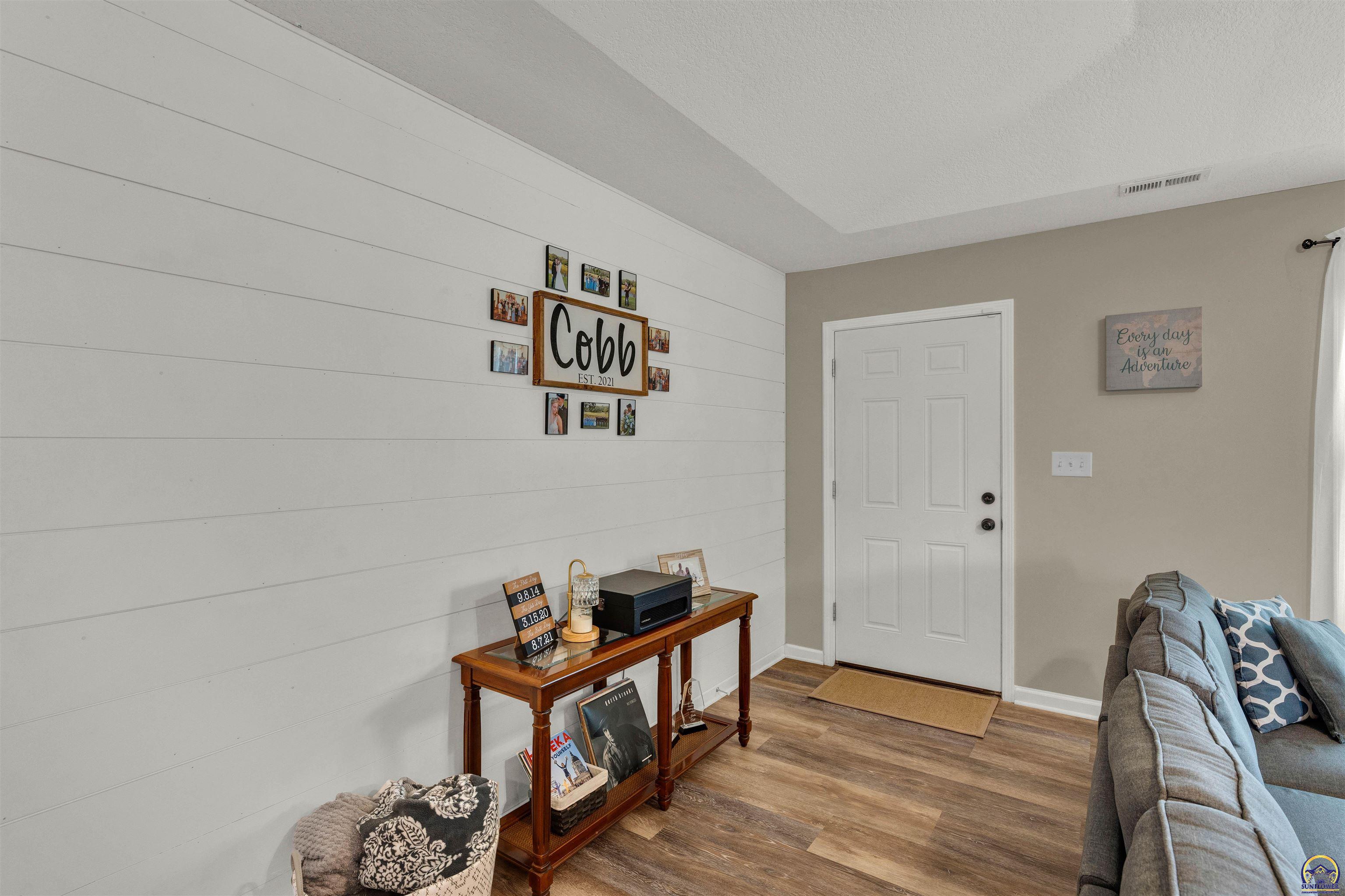 7015 SW Wheatfield LN