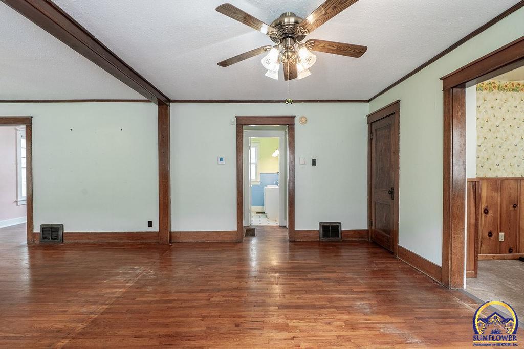 220 SW Broadmoor AVE