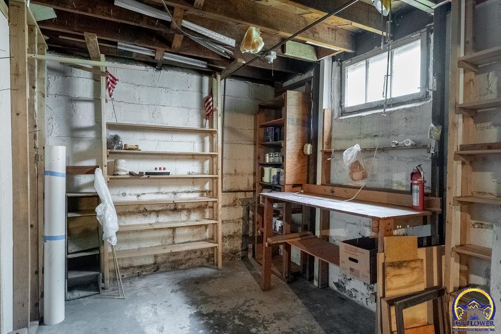 220 SW Broadmoor AVE