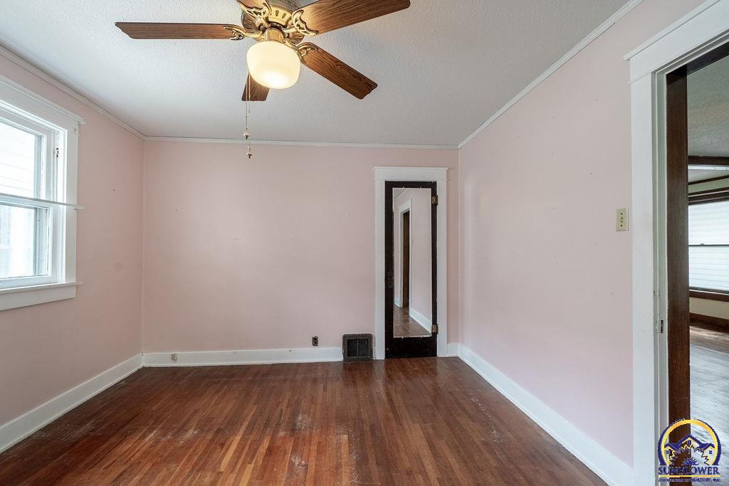 220 SW Broadmoor AVE