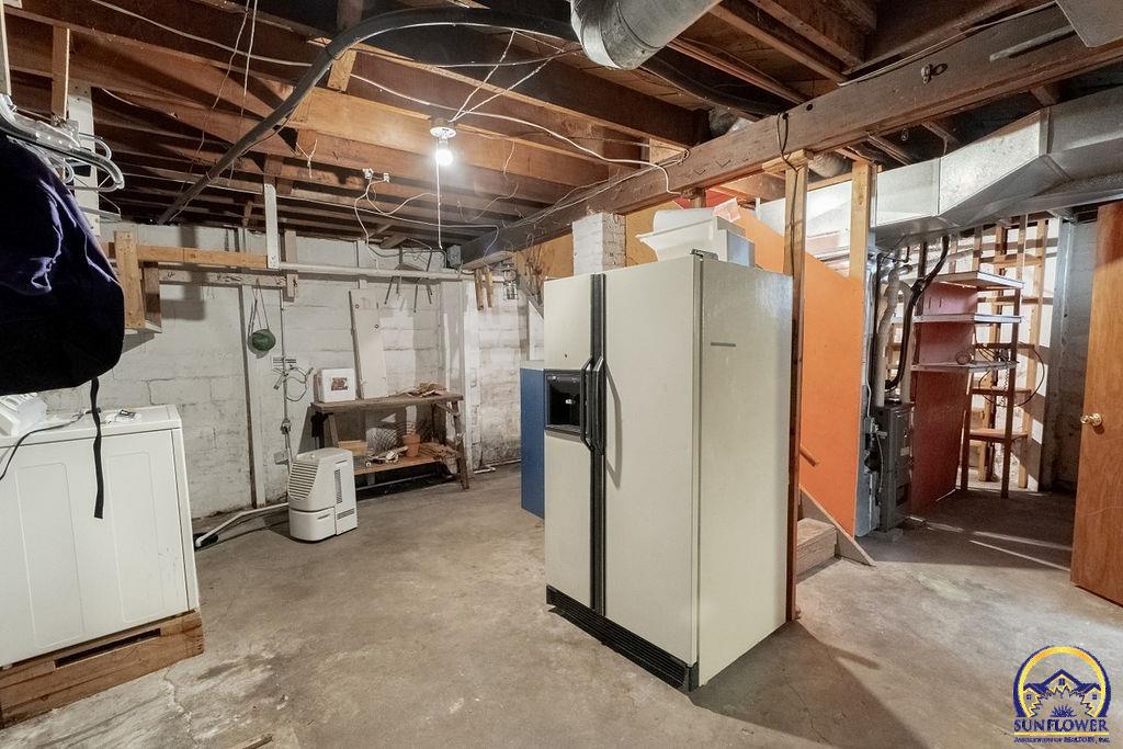 220 SW Broadmoor AVE