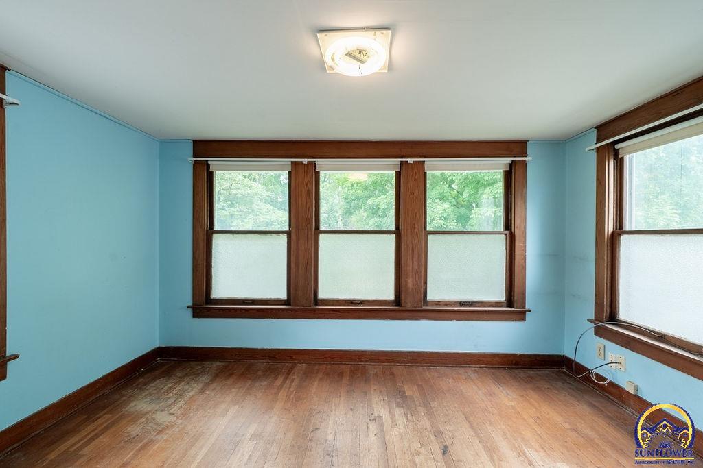 220 SW Broadmoor AVE