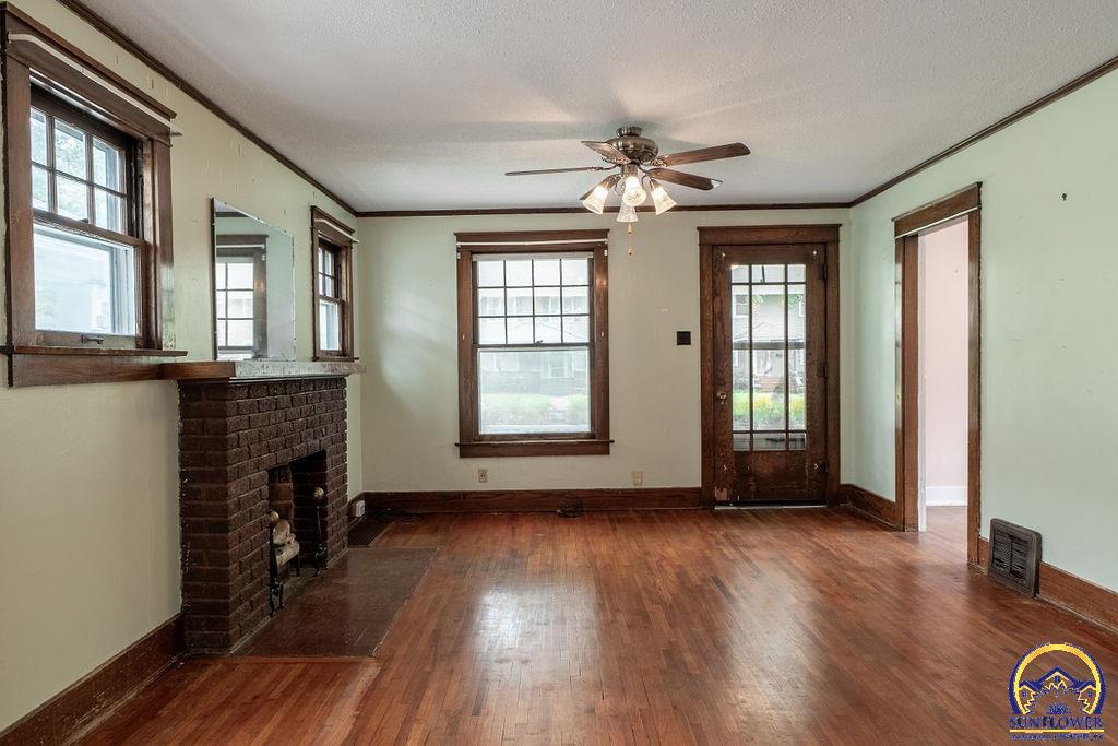 220 SW Broadmoor AVE