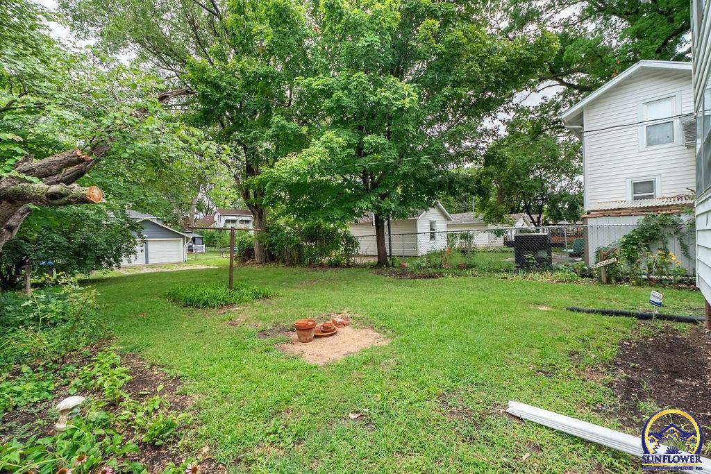 220 SW Broadmoor AVE