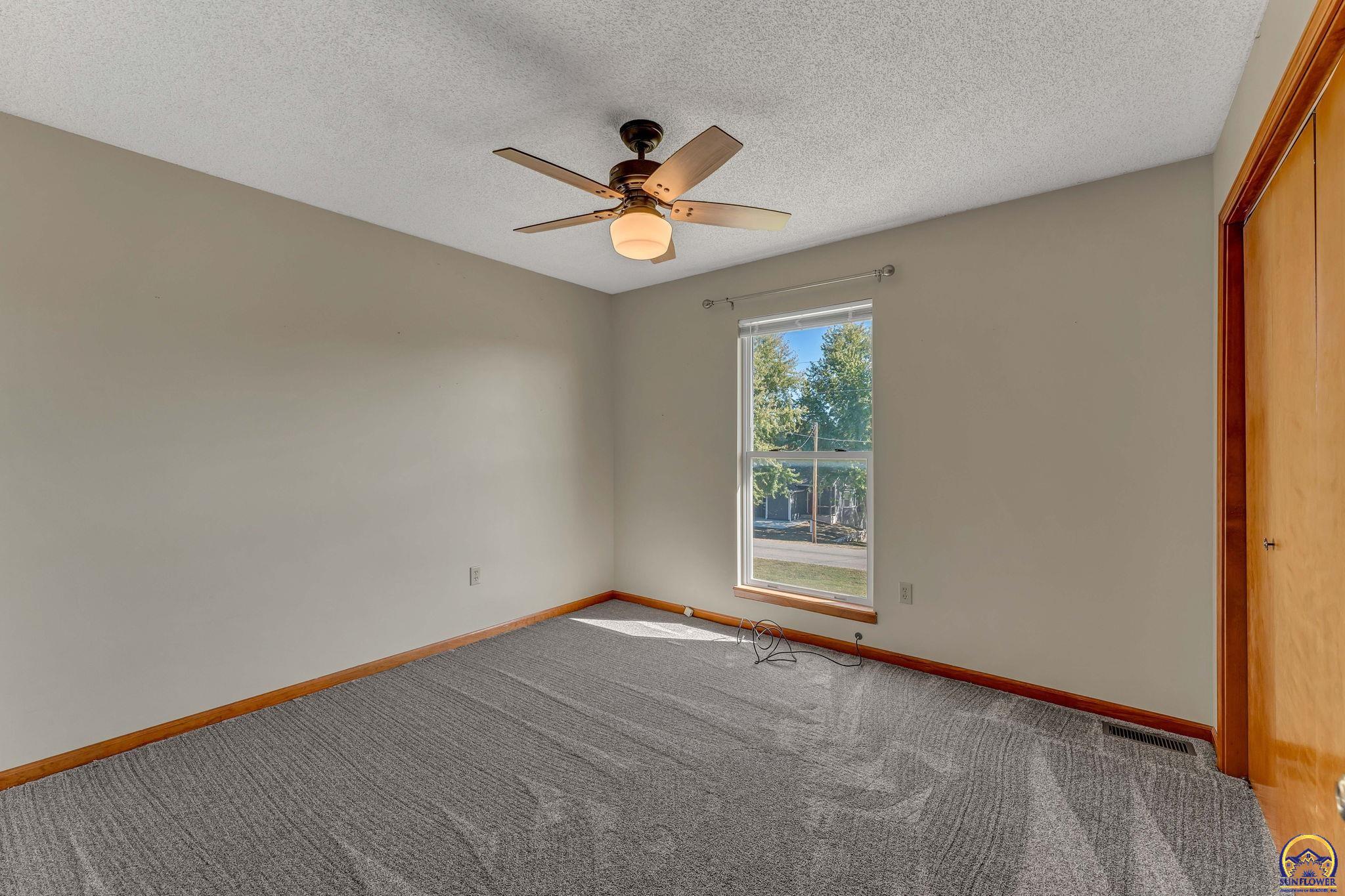 6411 Crescent Rim DR