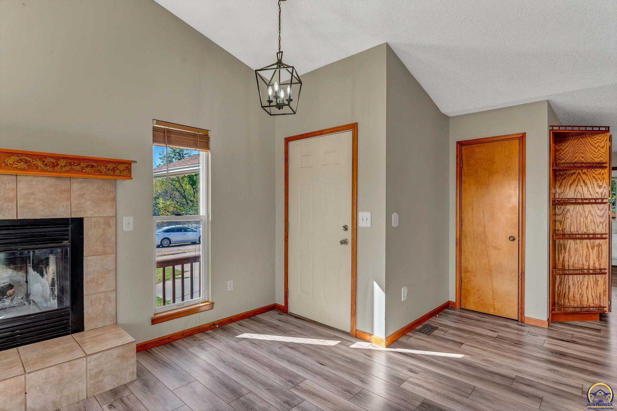 6411 Crescent Rim DR