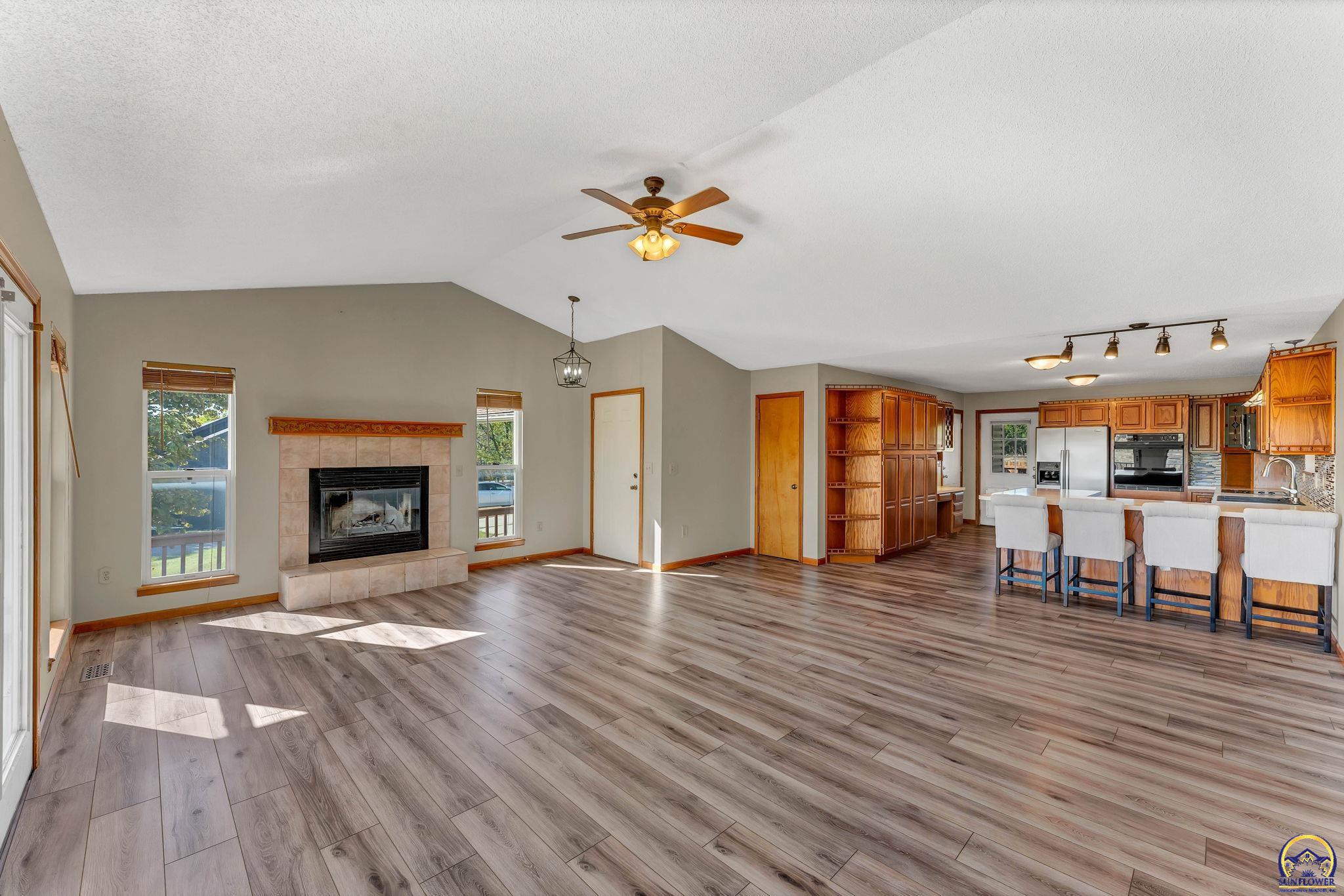 6411 Crescent Rim DR