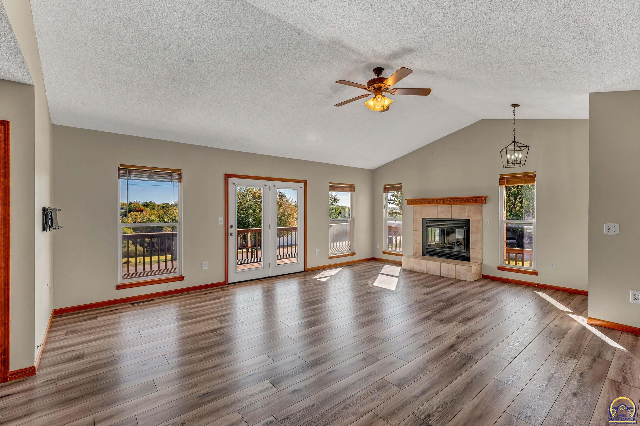 6411 Crescent Rim DR