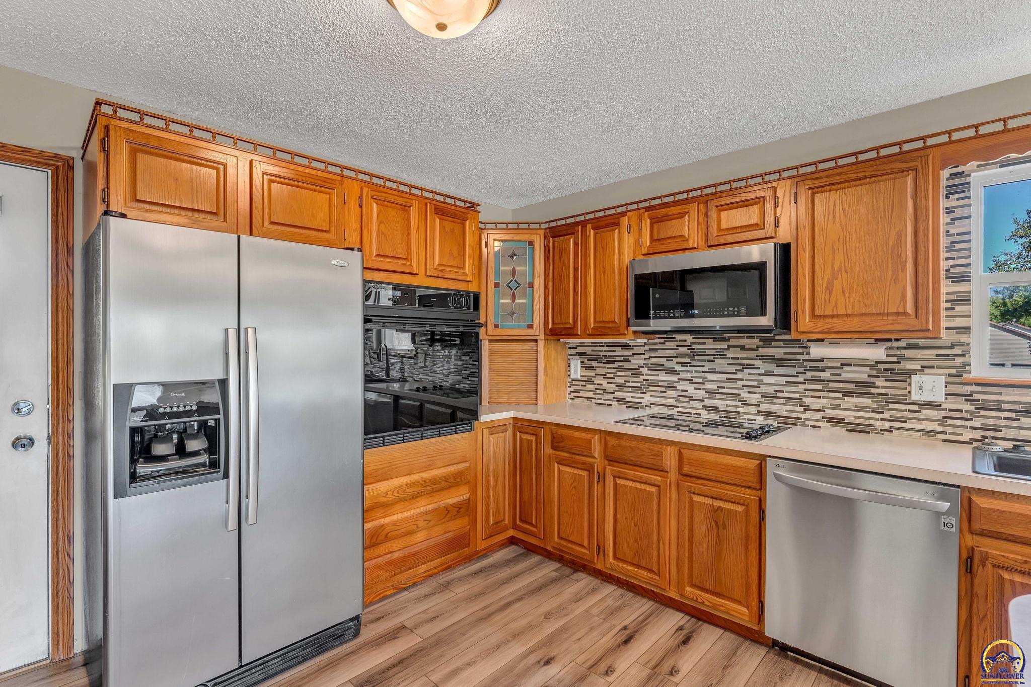 6411 Crescent Rim DR