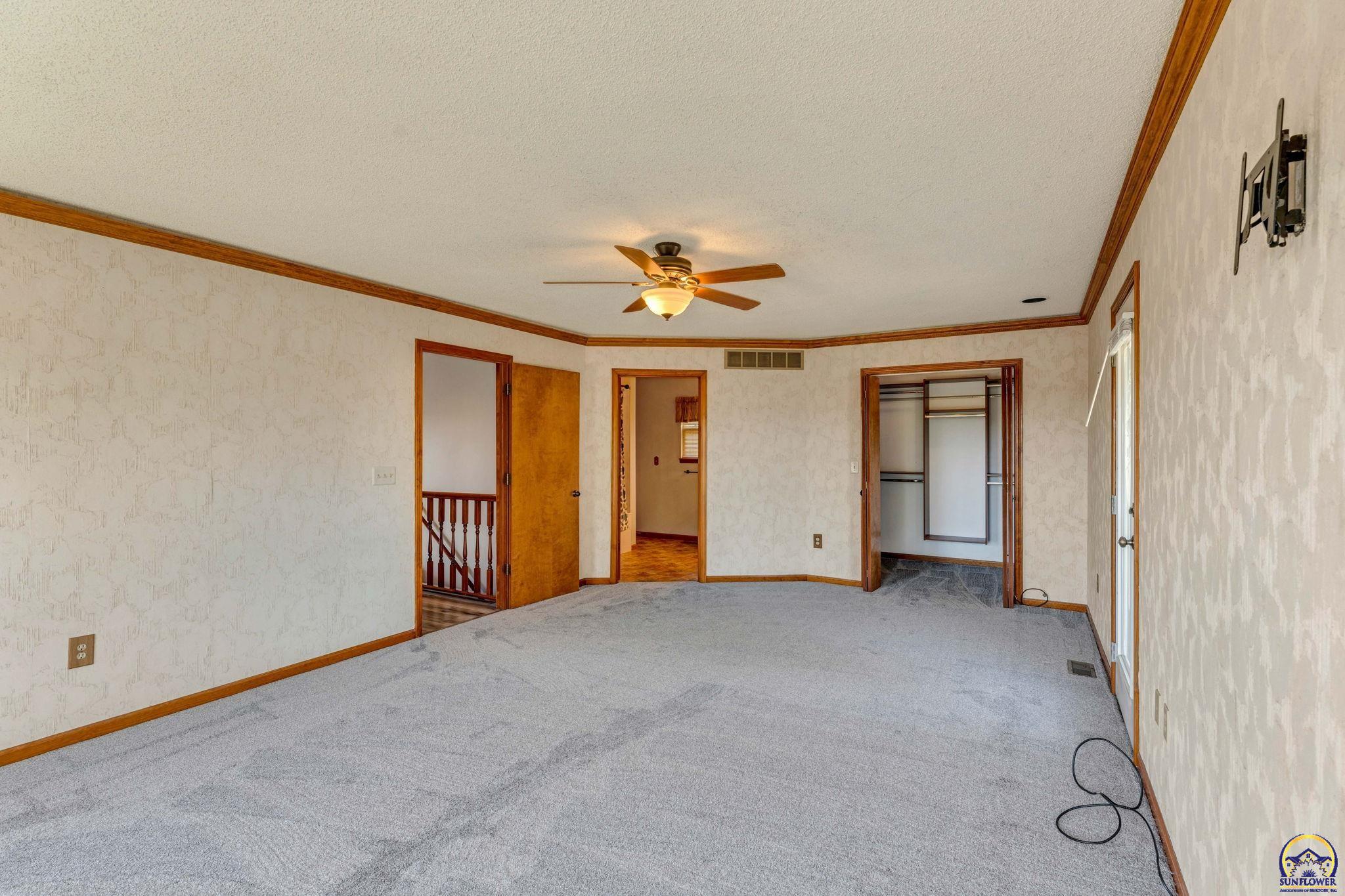 6411 Crescent Rim DR