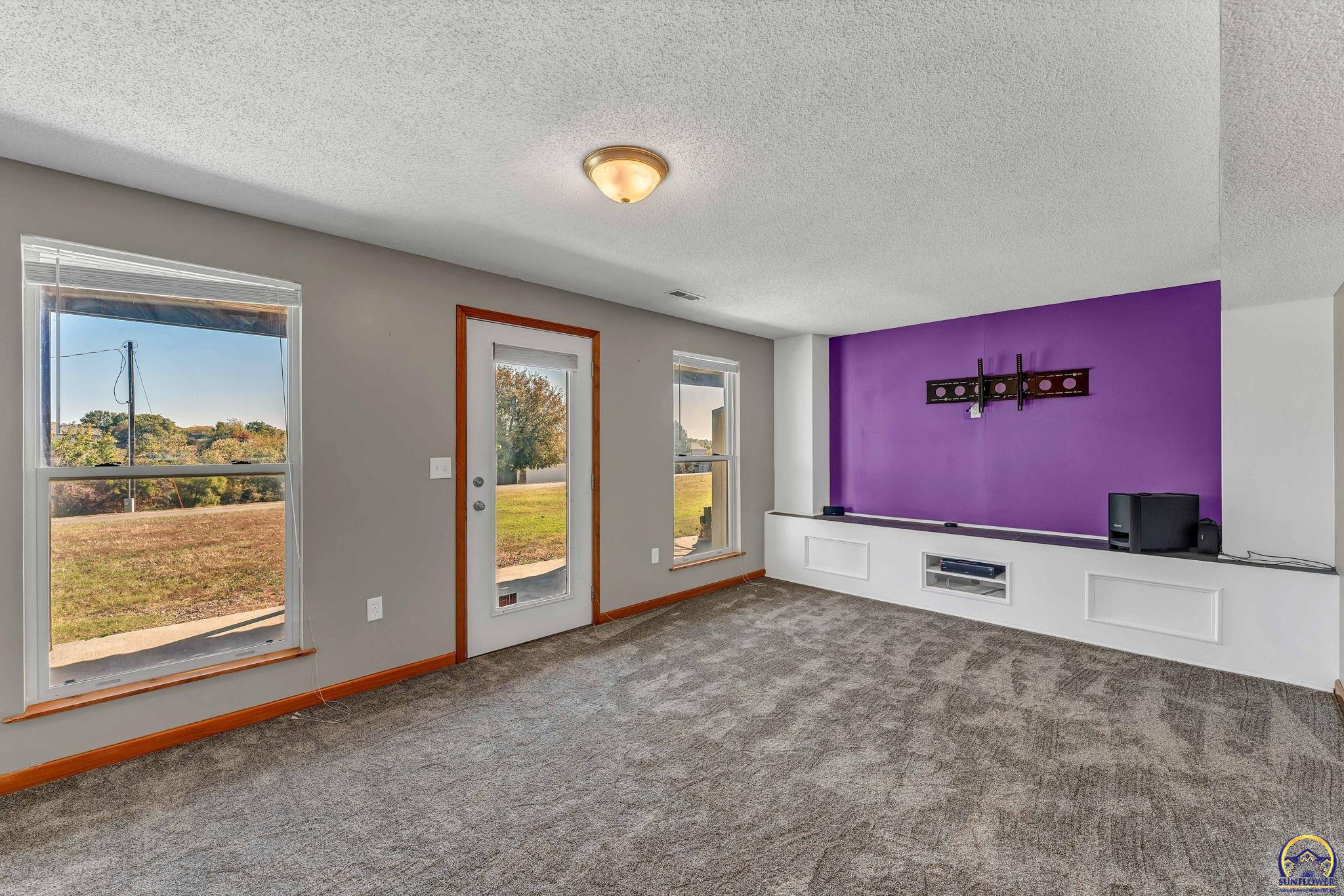 6411 Crescent Rim DR