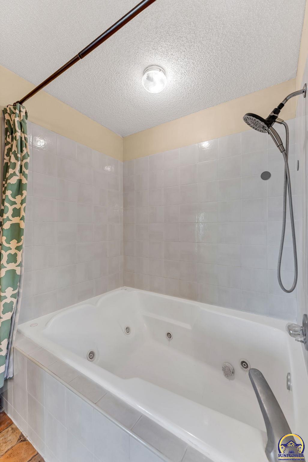 6411 Crescent Rim DR