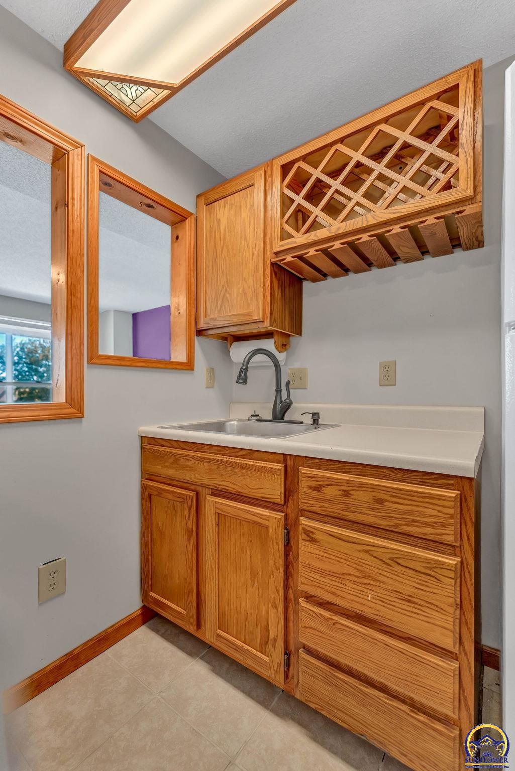 6411 Crescent Rim DR