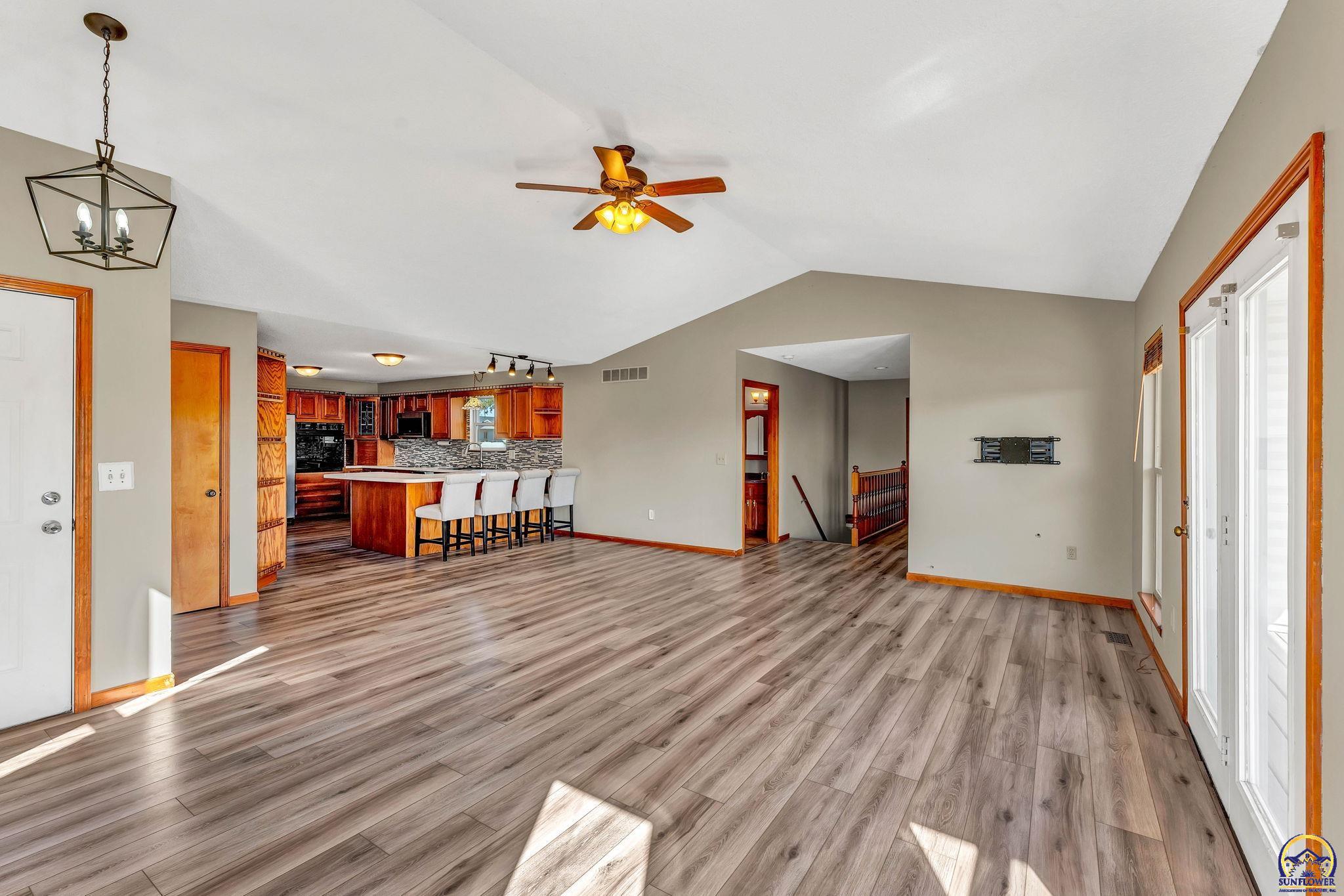 6411 Crescent Rim DR