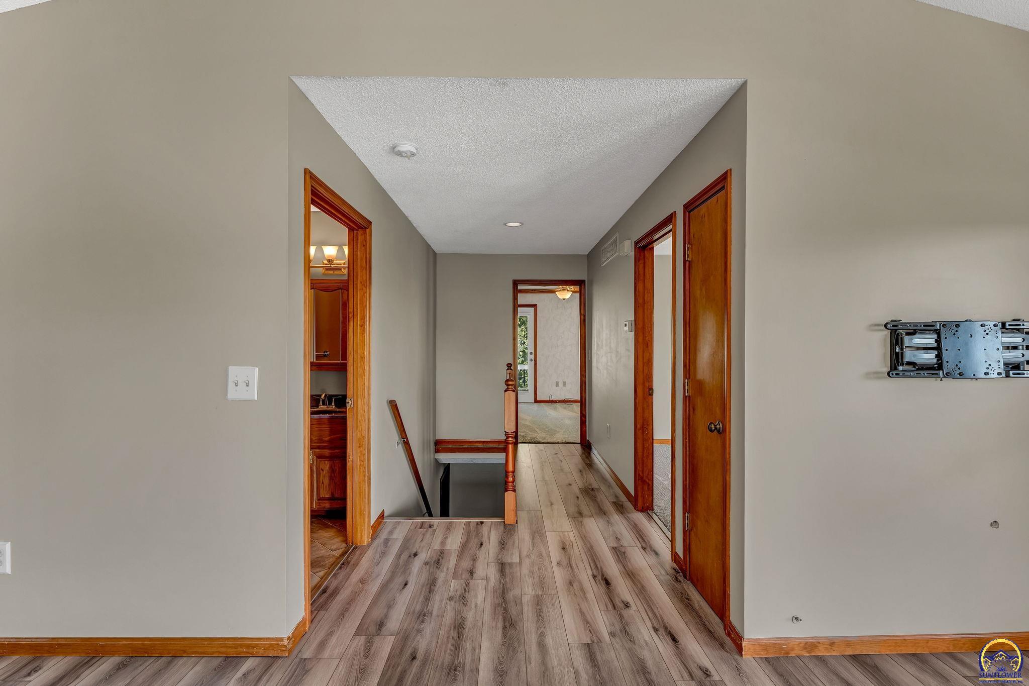 6411 Crescent Rim DR