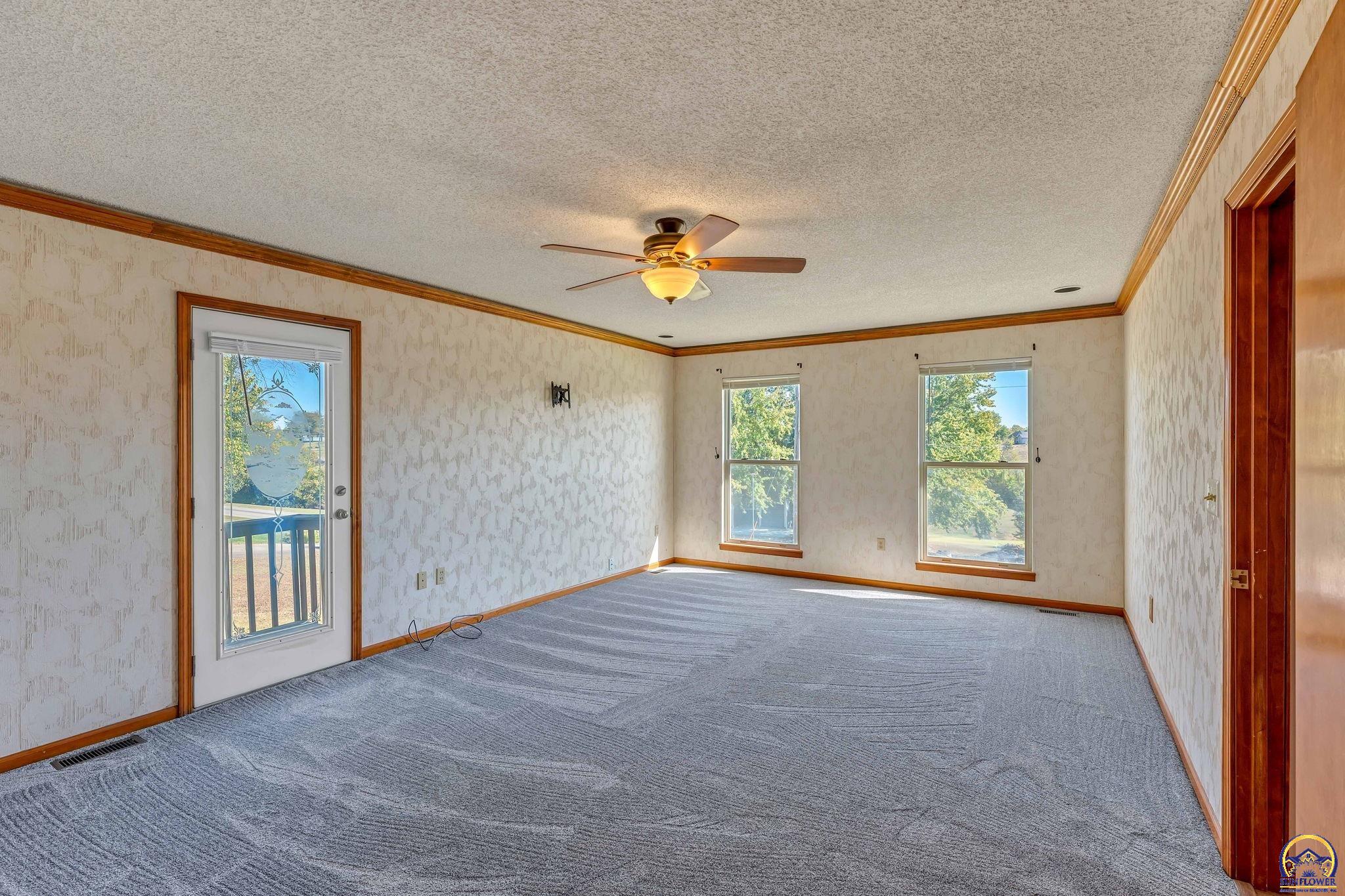 6411 Crescent Rim DR