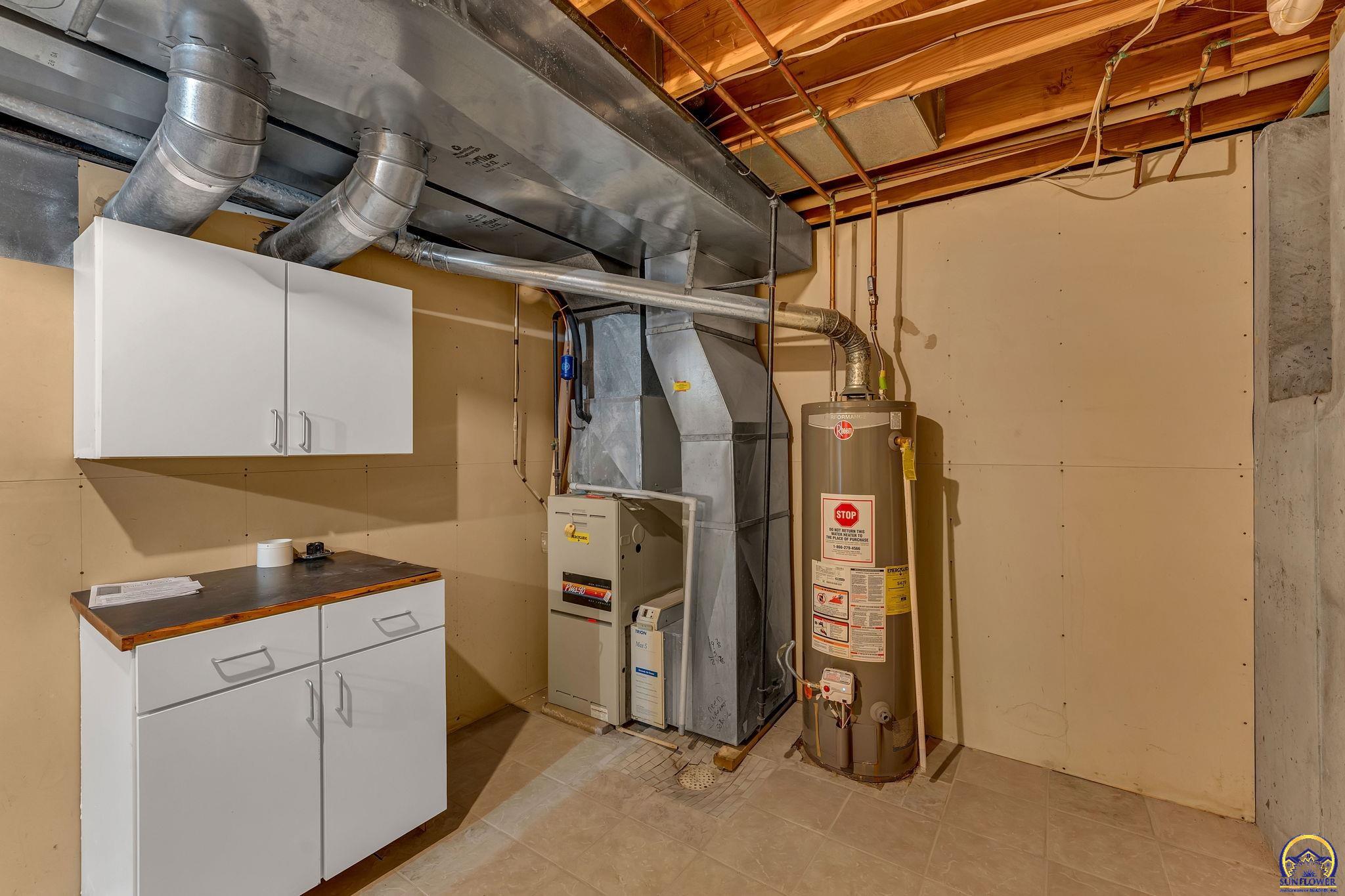 6411 Crescent Rim DR