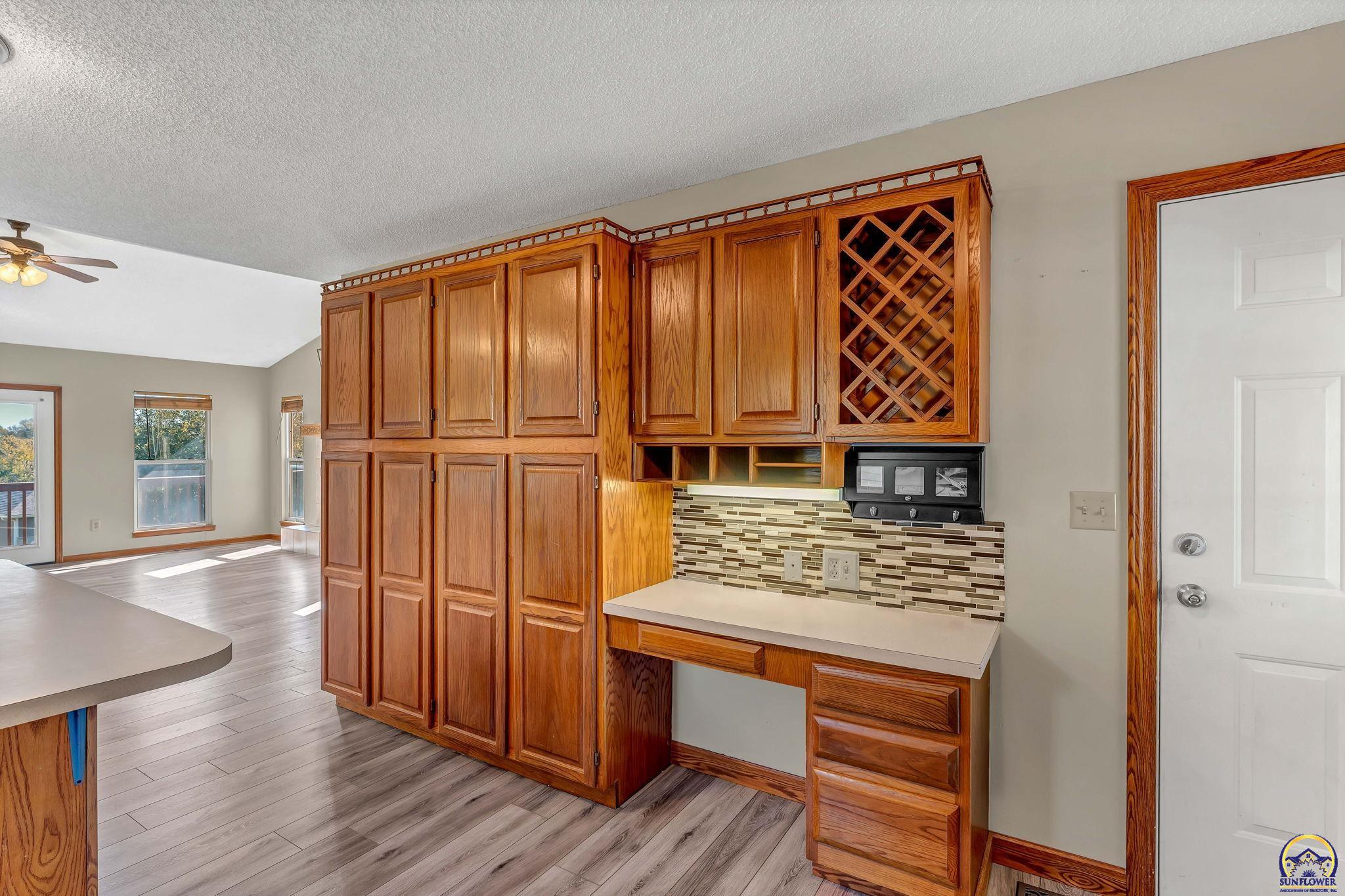 6411 Crescent Rim DR