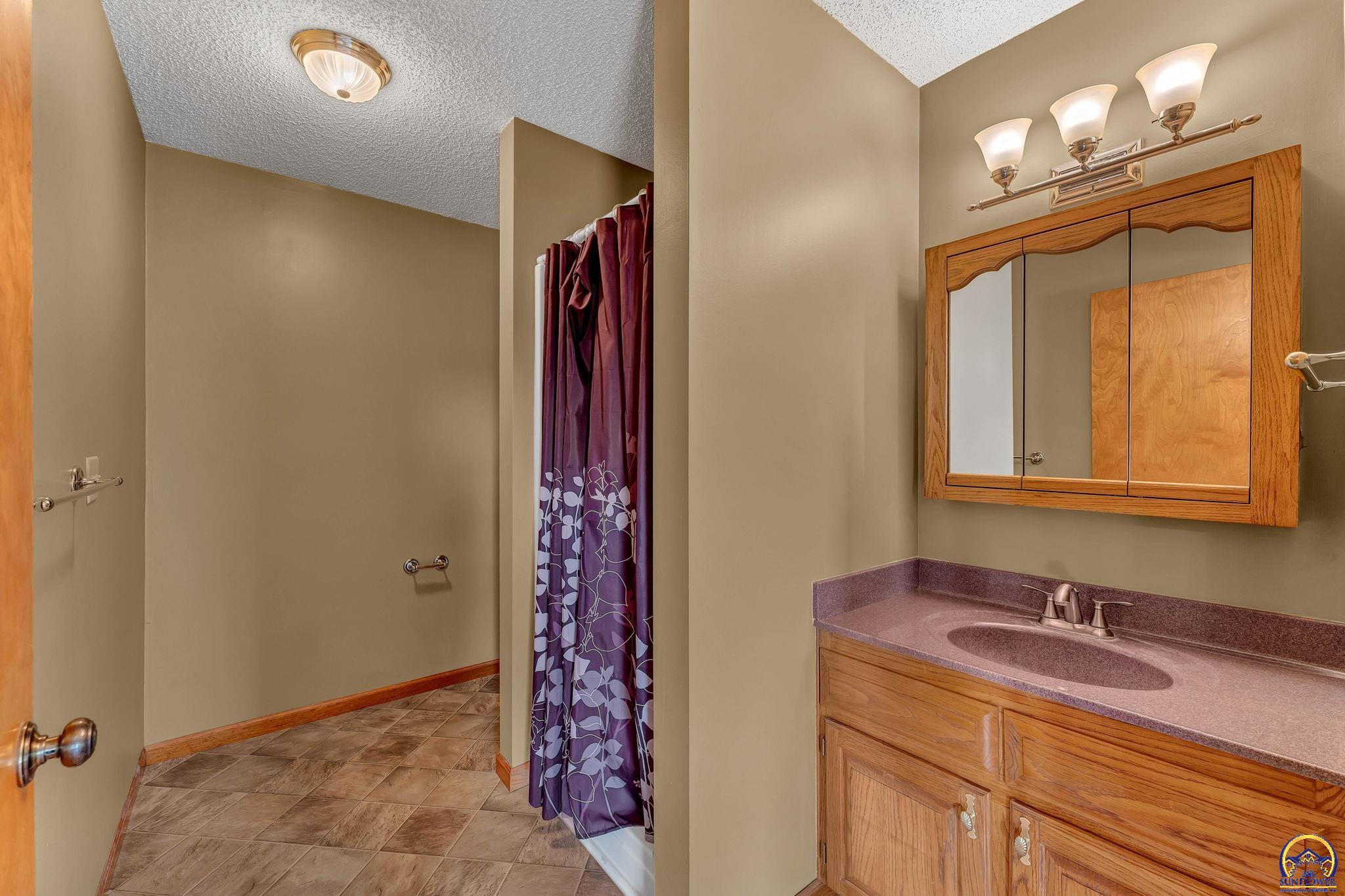 6411 Crescent Rim DR