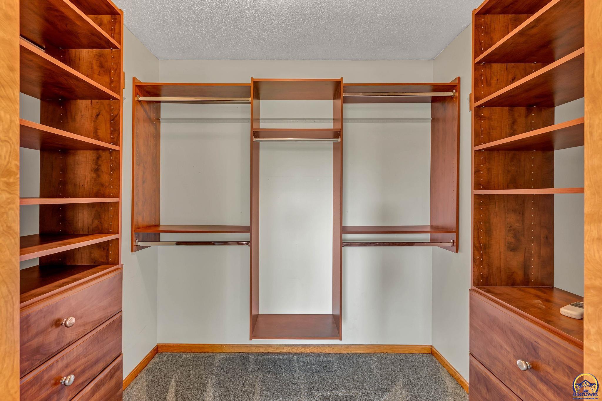 6411 Crescent Rim DR