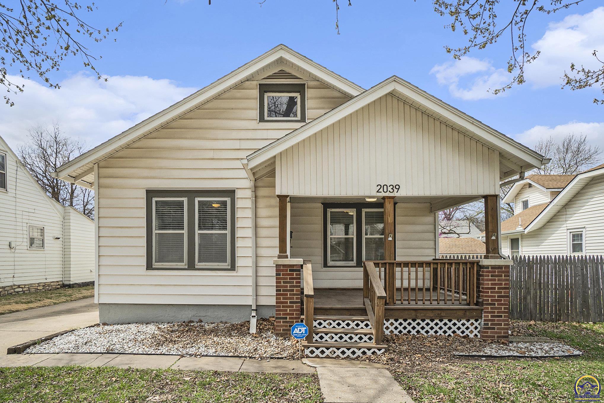 2039 SW Lincoln ST