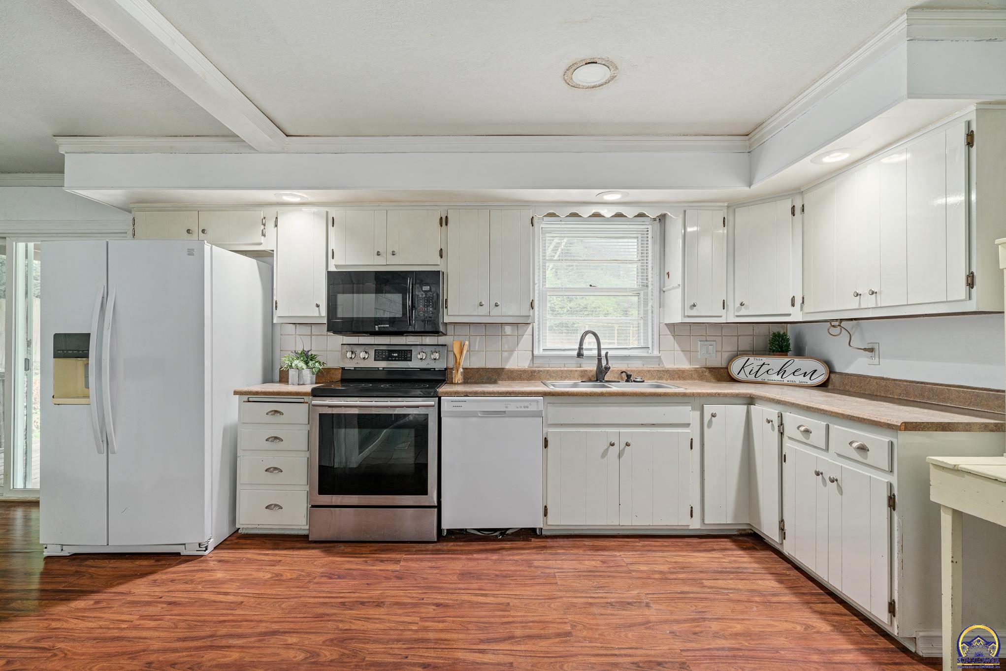 3603 NW Rochester RD