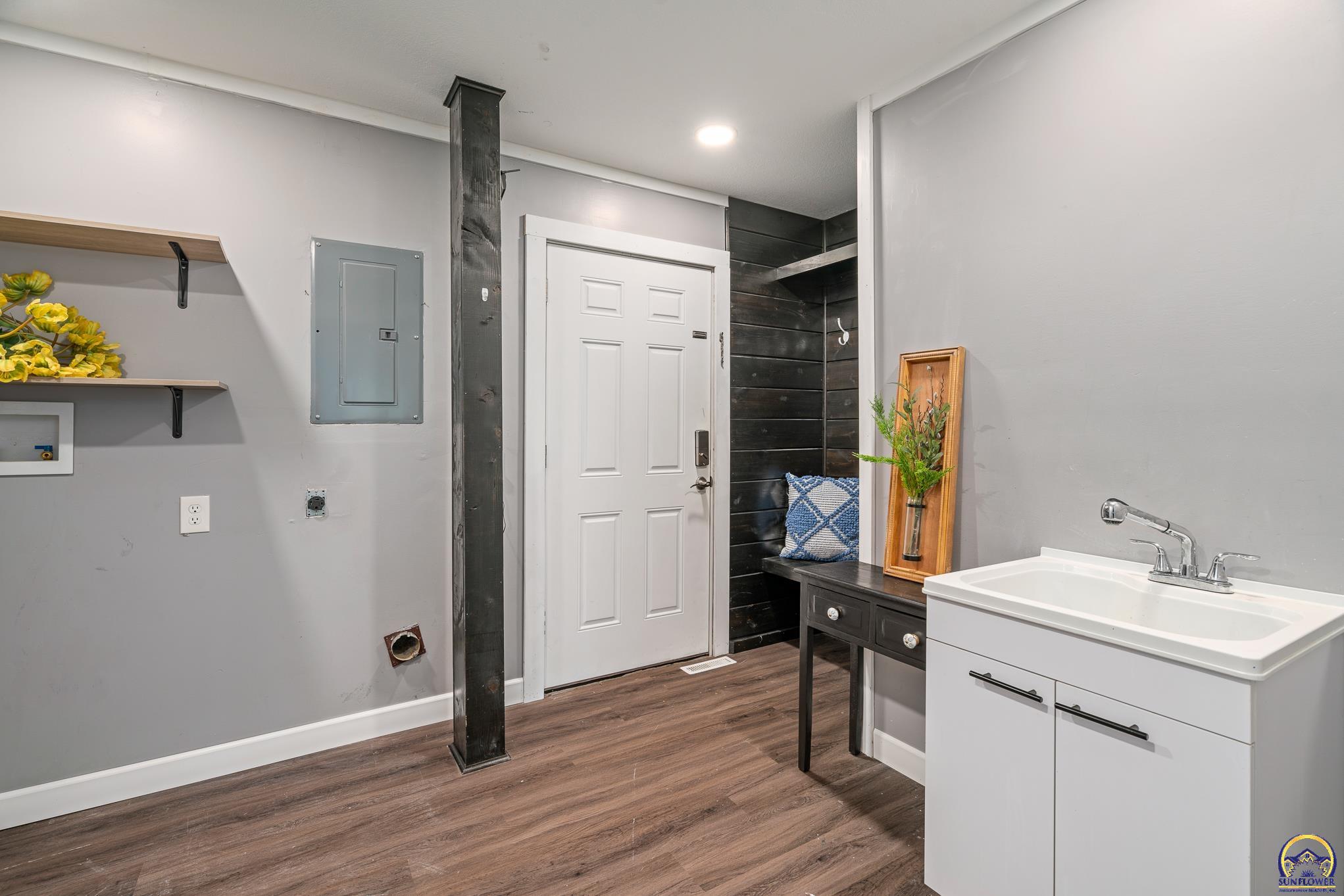 3603 NW Rochester RD