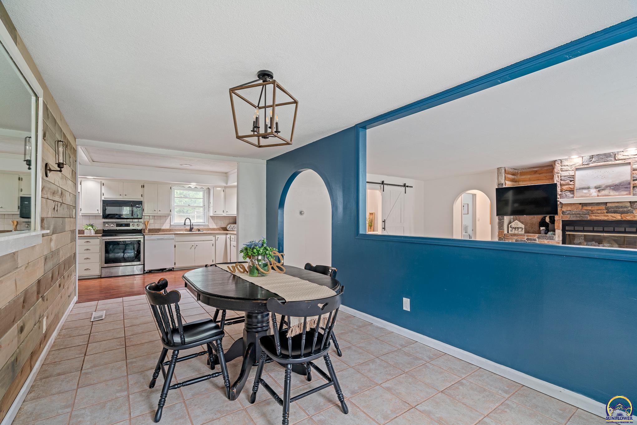 3603 NW Rochester RD