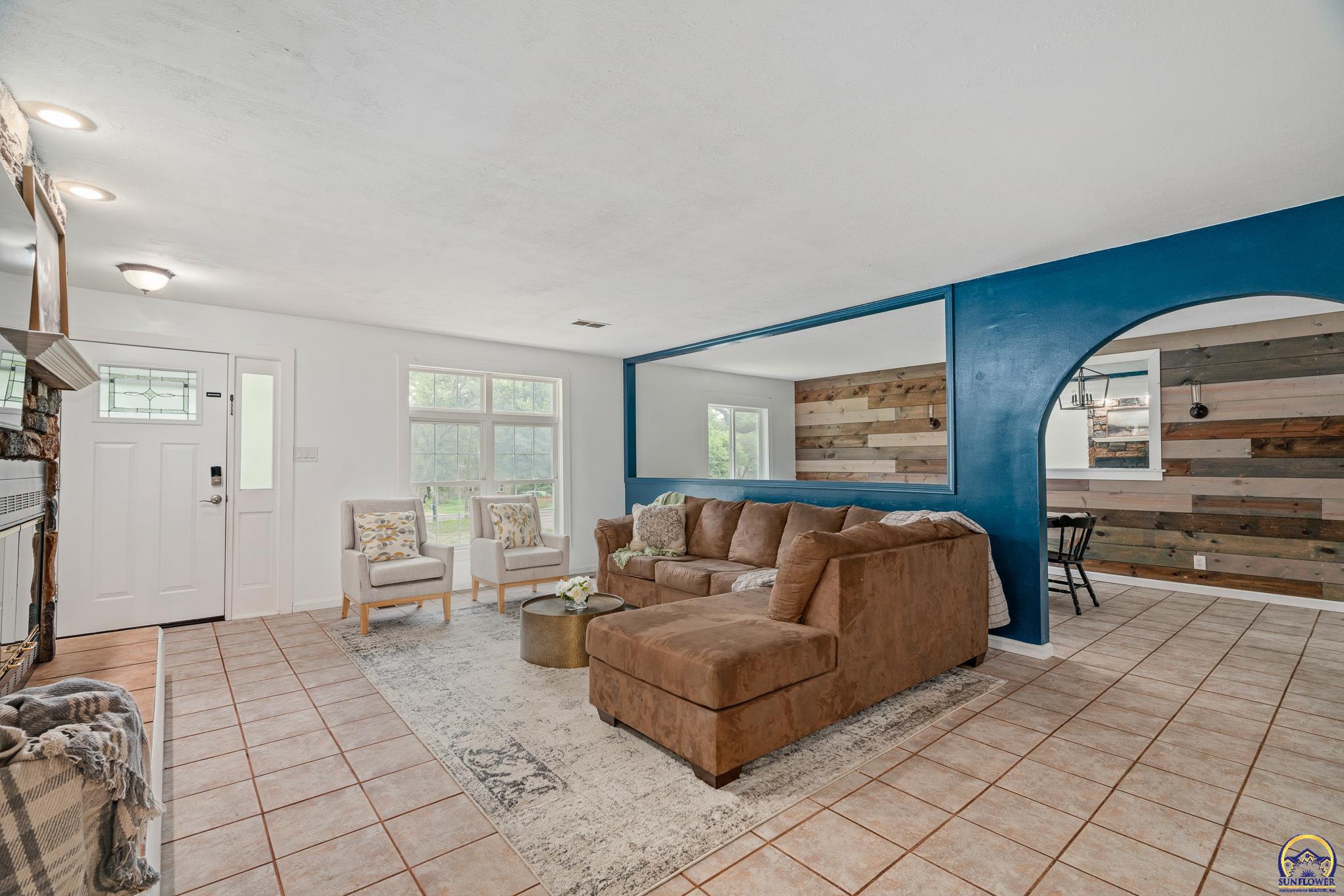 3603 NW Rochester RD