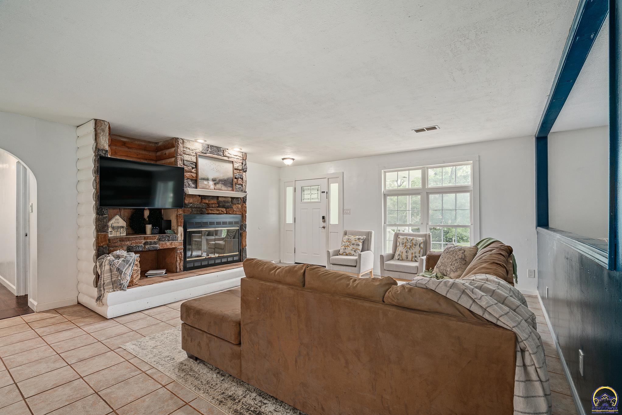 3603 NW Rochester RD