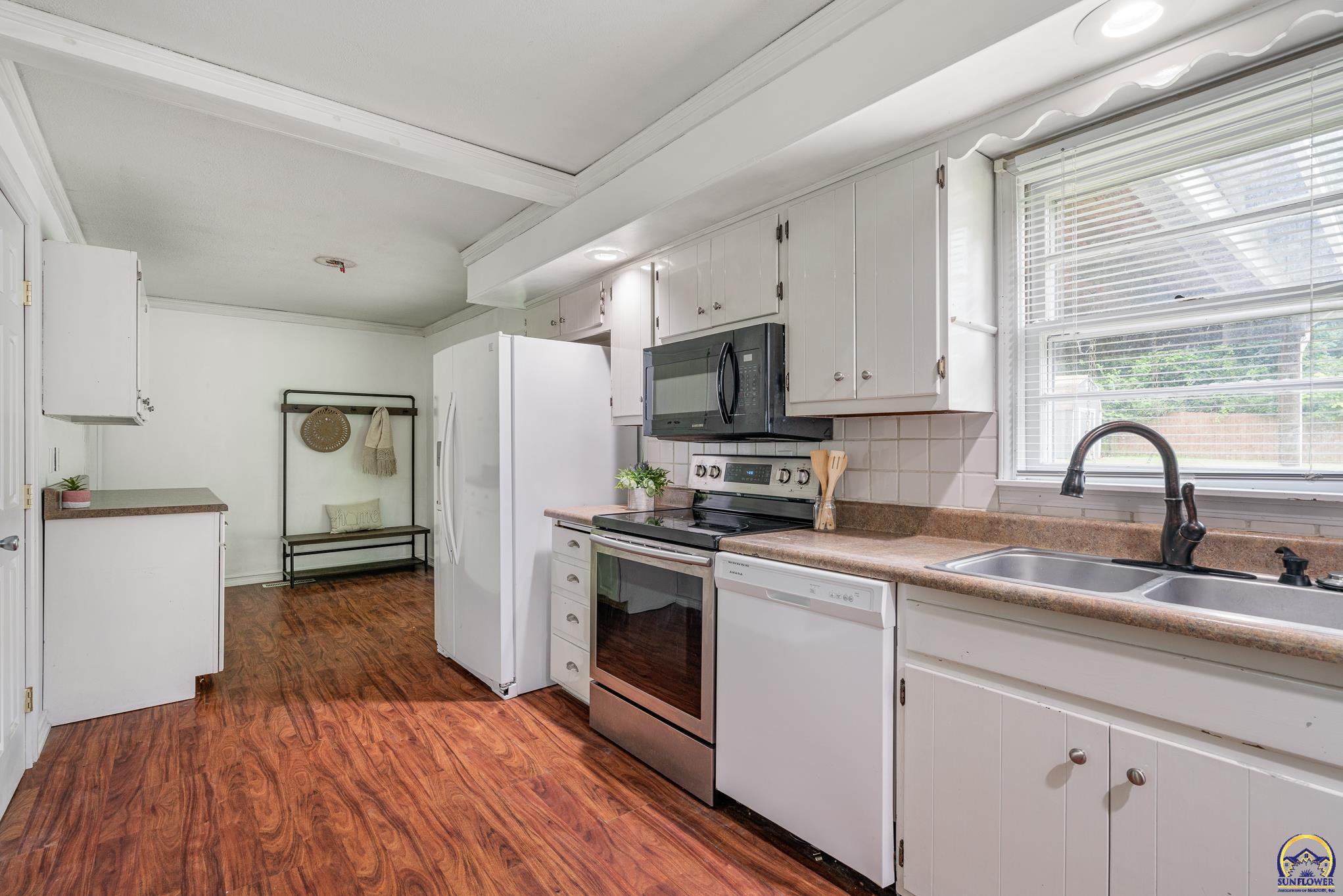 3603 NW Rochester RD