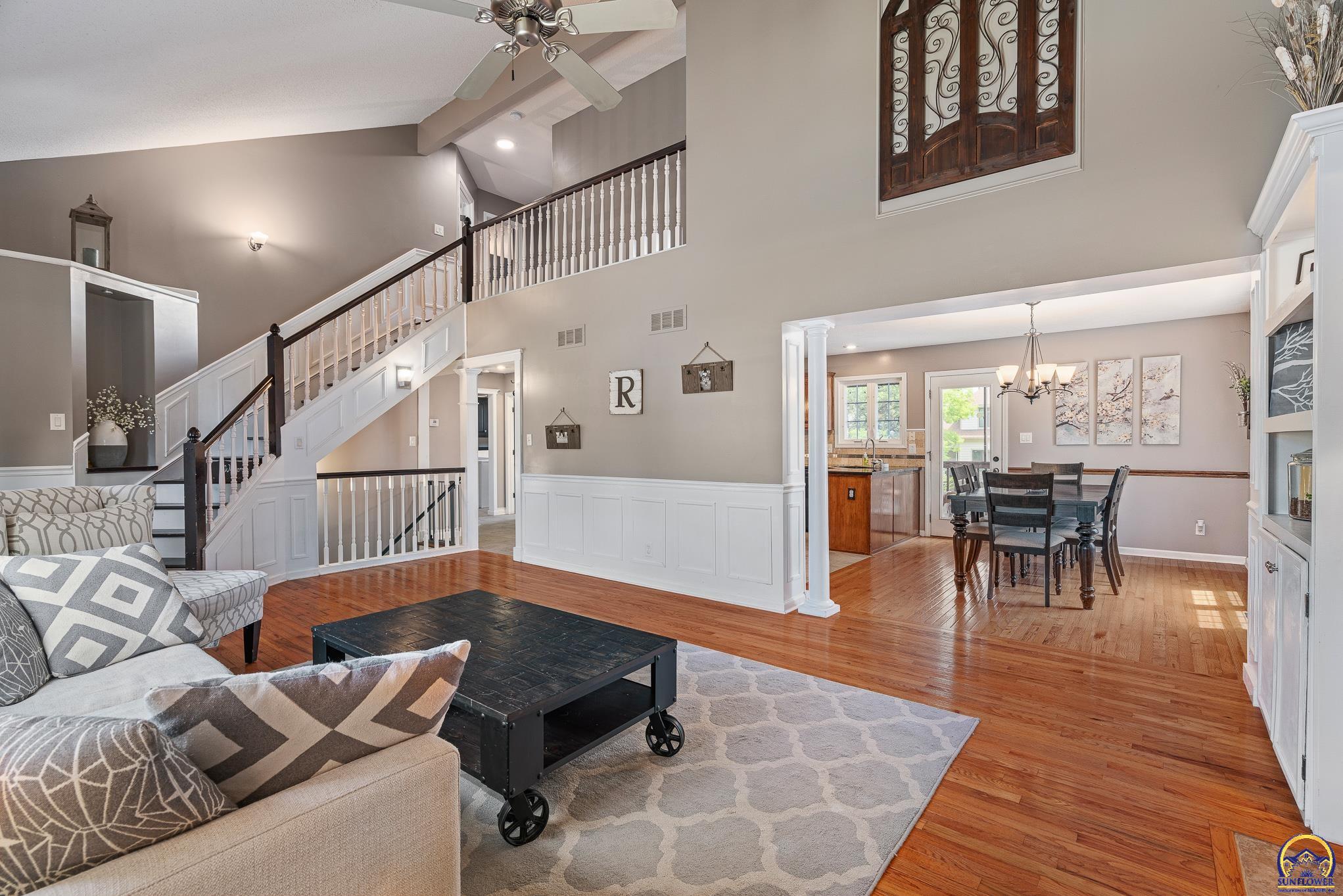 2712 SW Sherwood Park DR