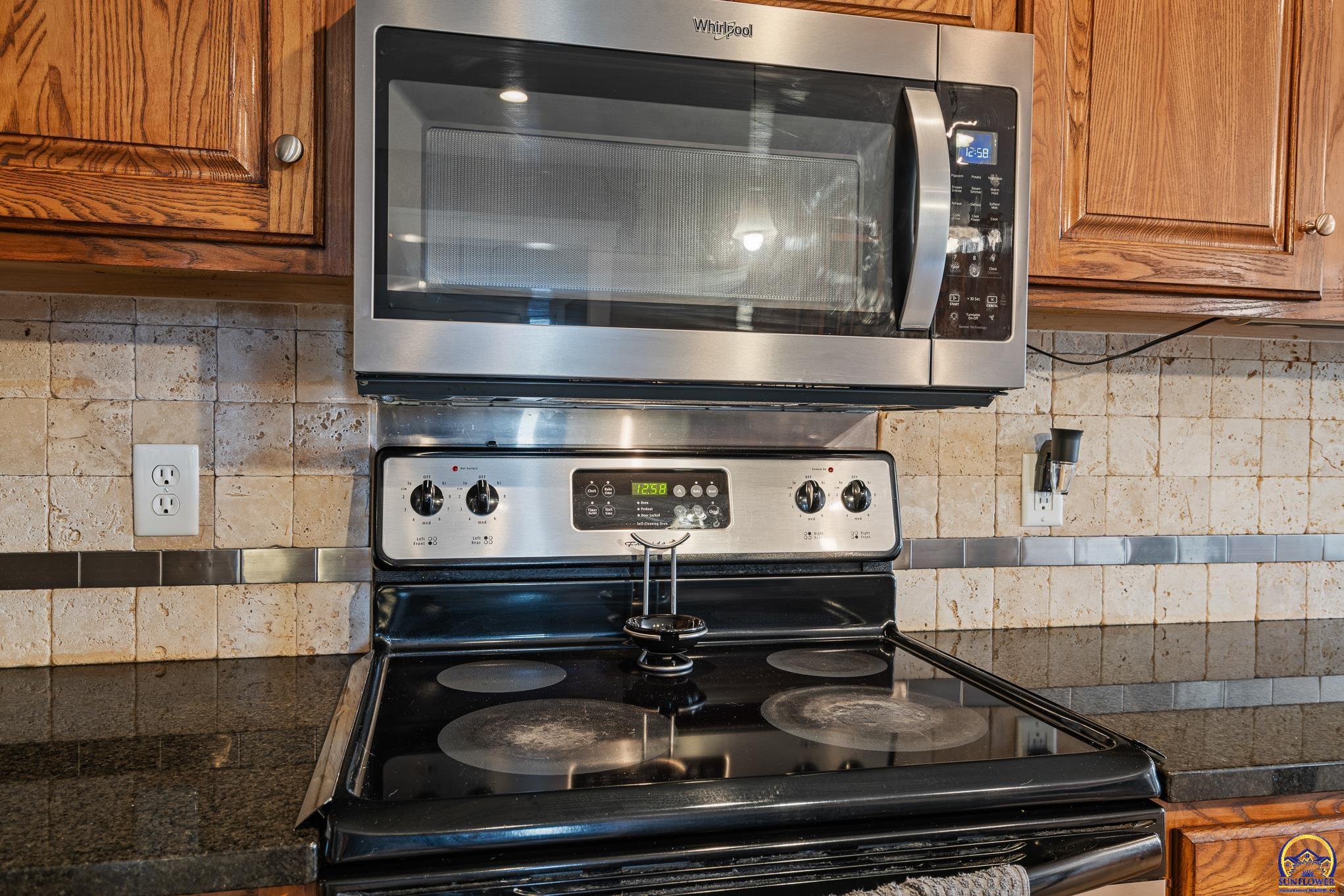 2712 SW Sherwood Park DR